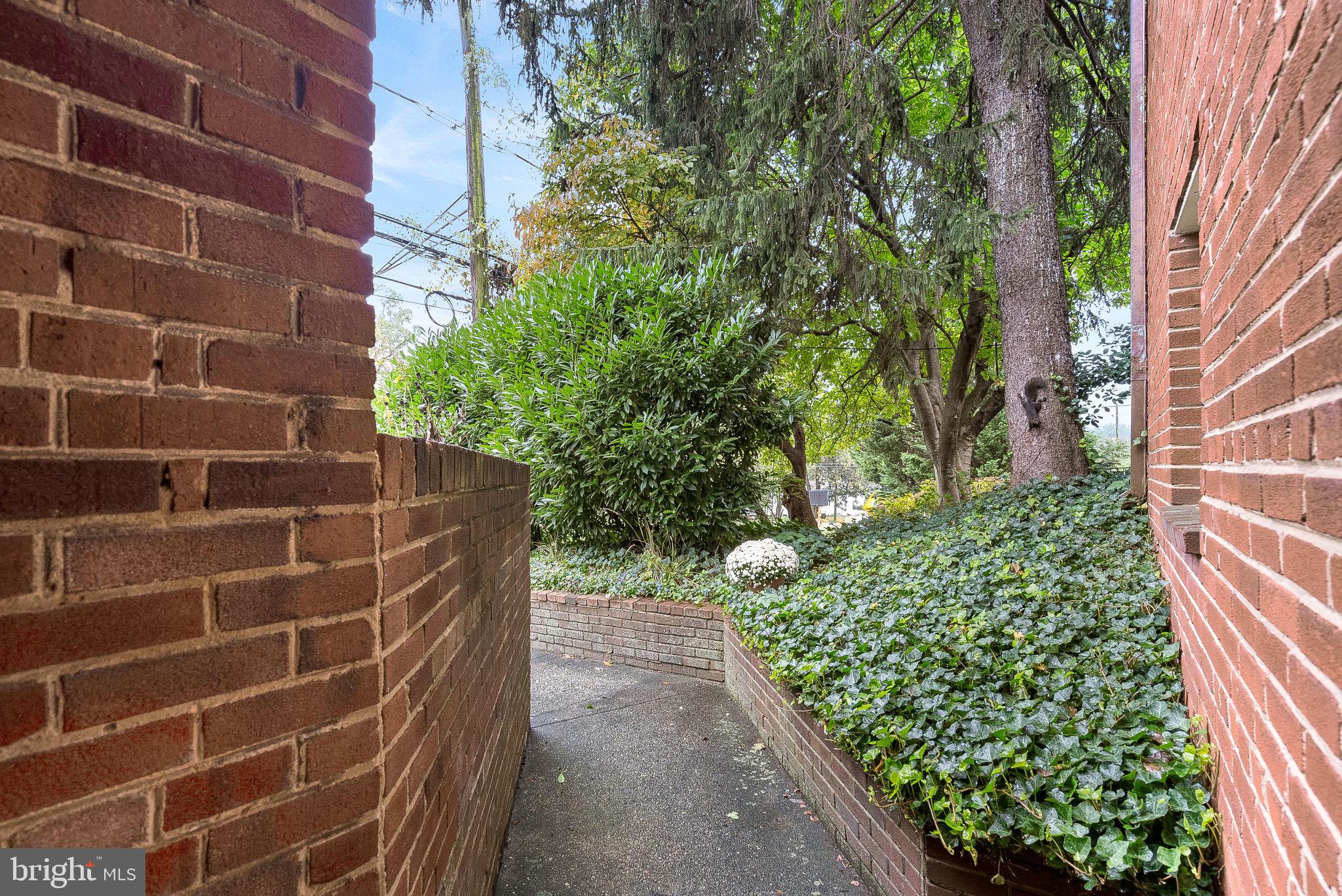 NORTH HILLS - Residential