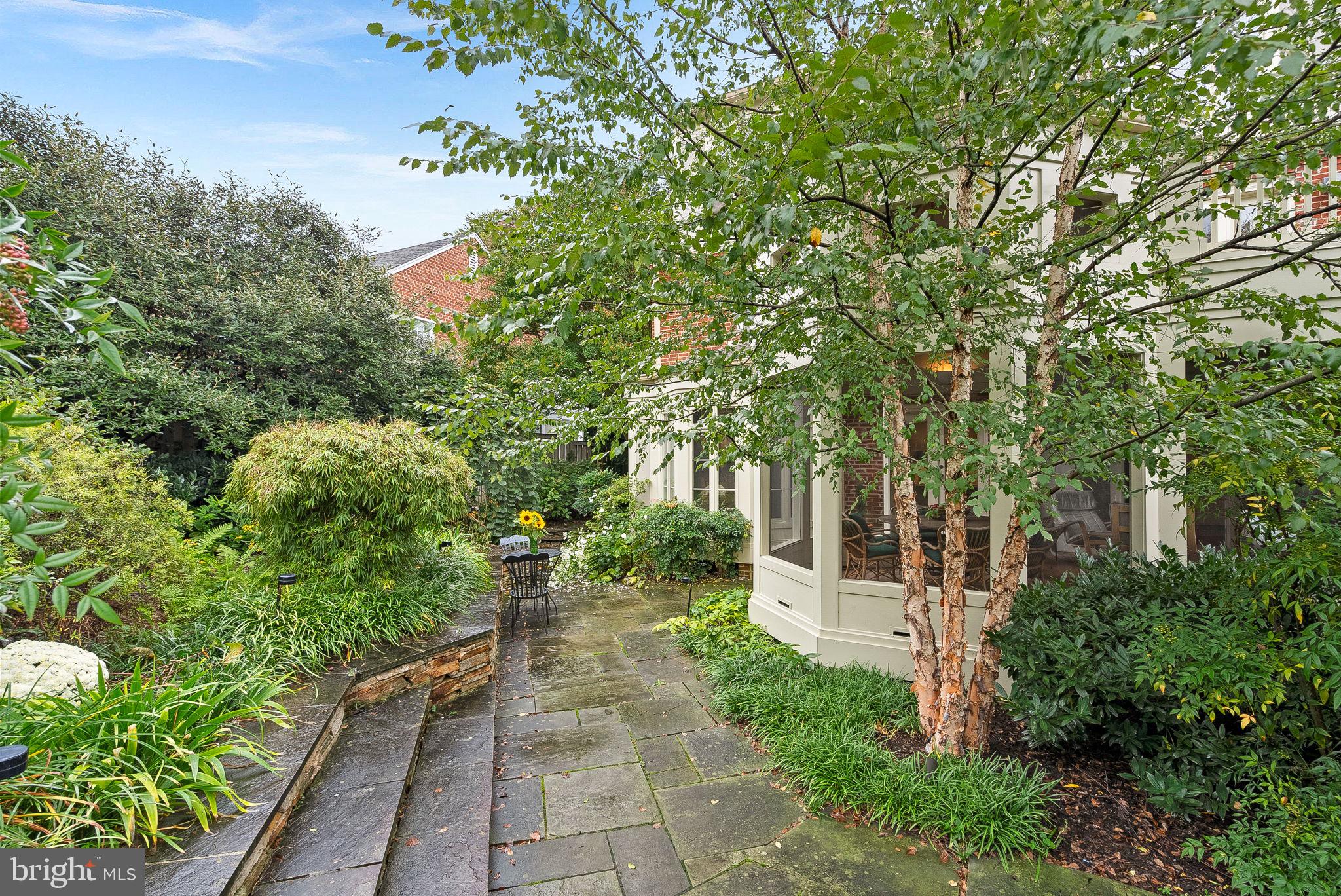 NORTH HILLS - Residential