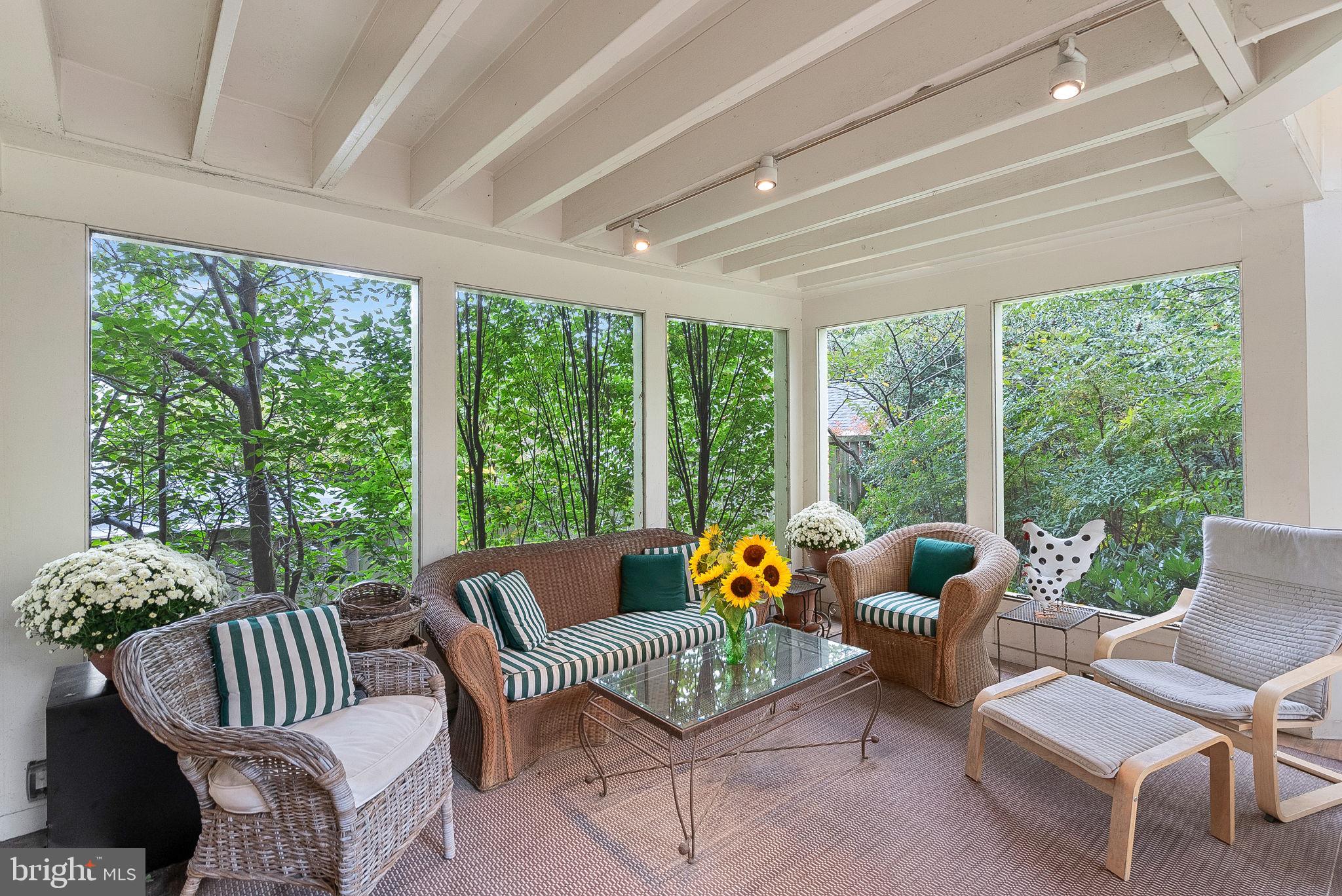 NORTH HILLS - Residential