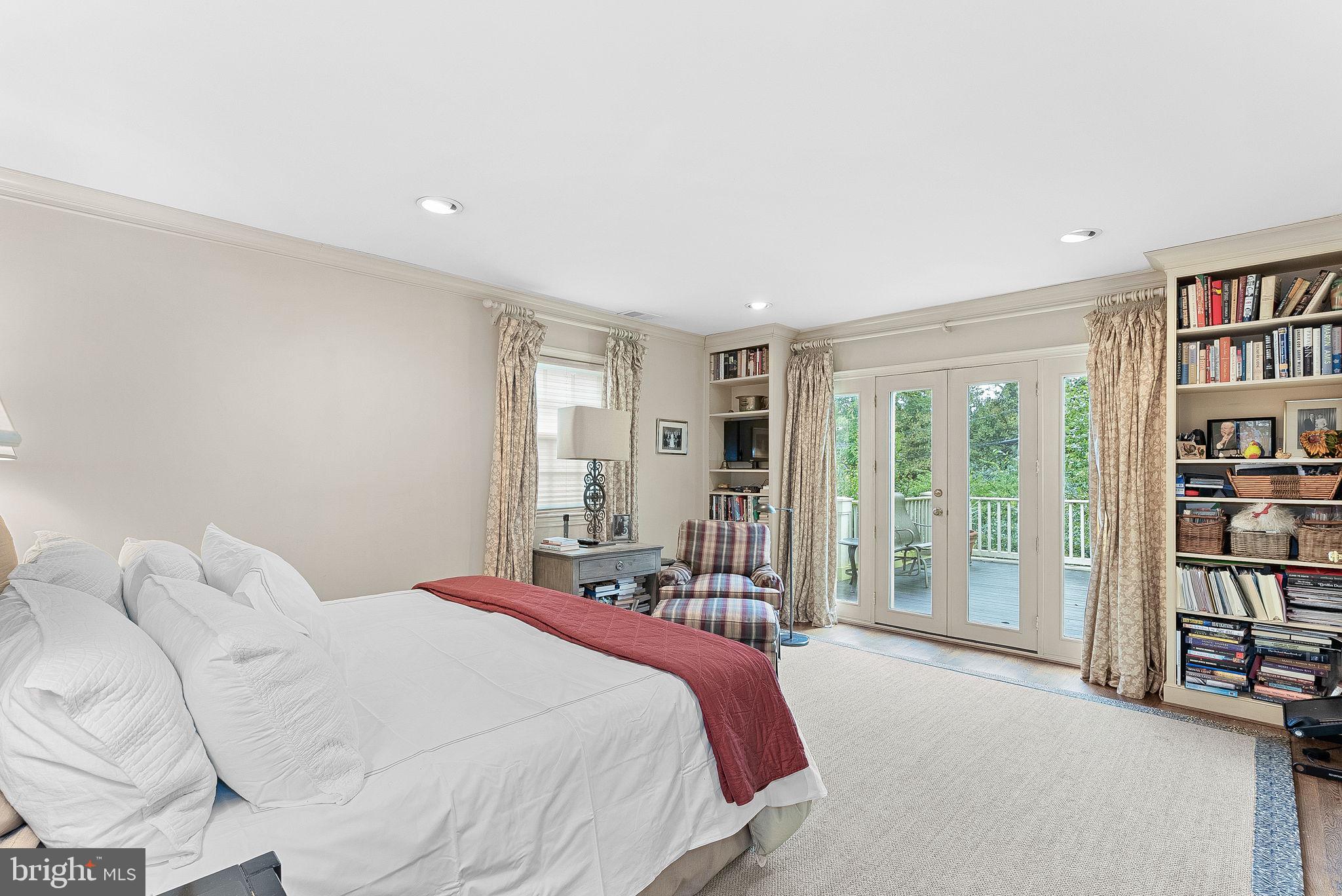 NORTH HILLS - Residential