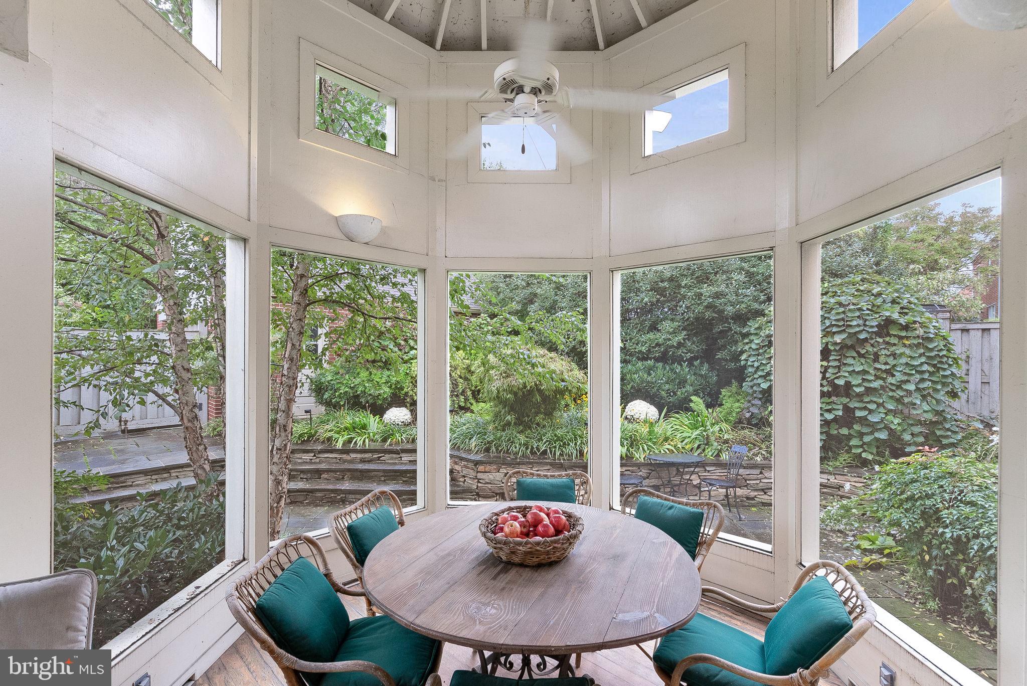 NORTH HILLS - Residential