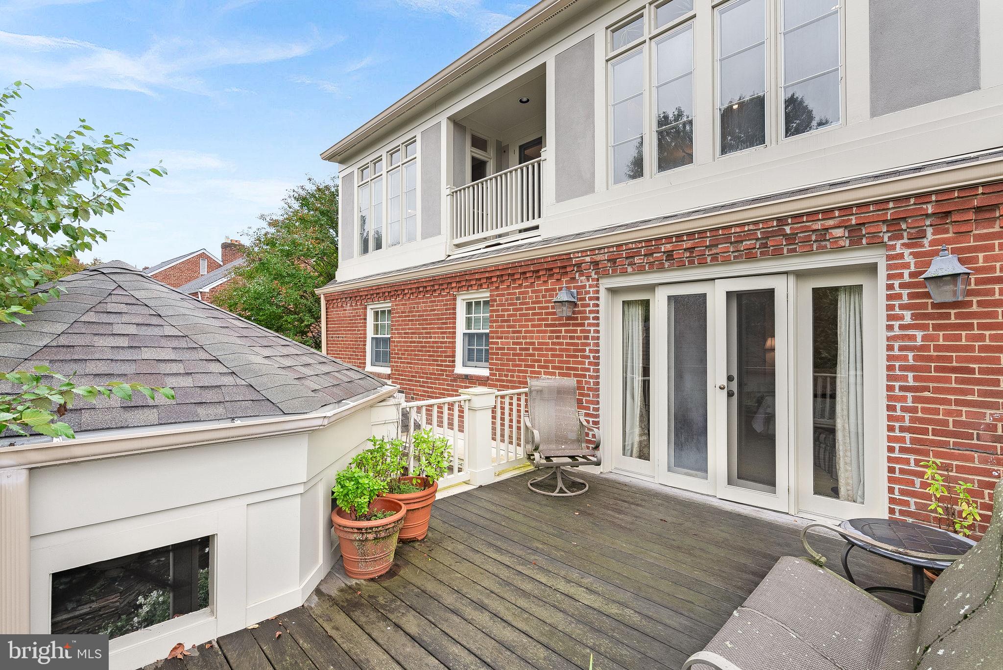 NORTH HILLS - Residential