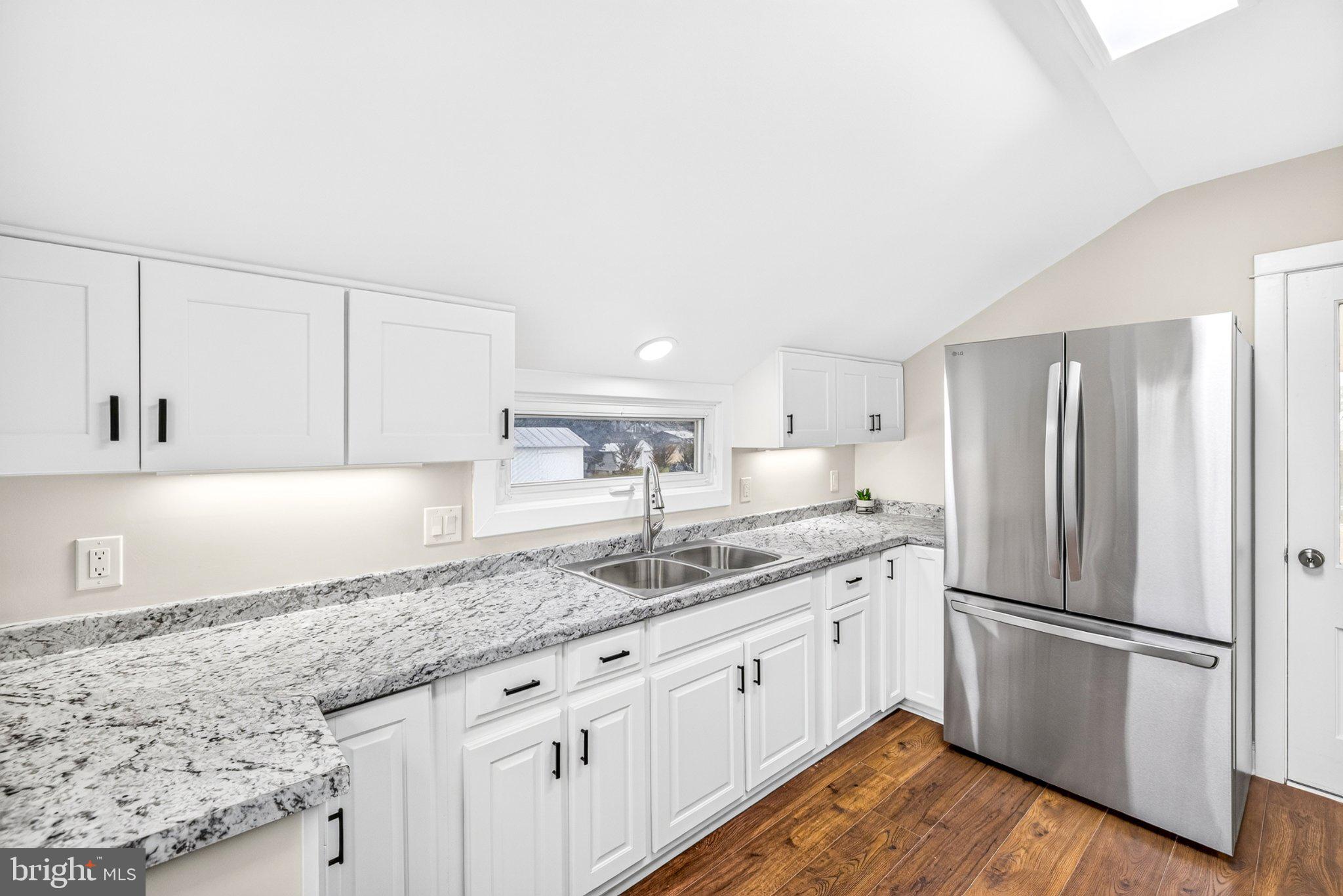 206 2ND STREET