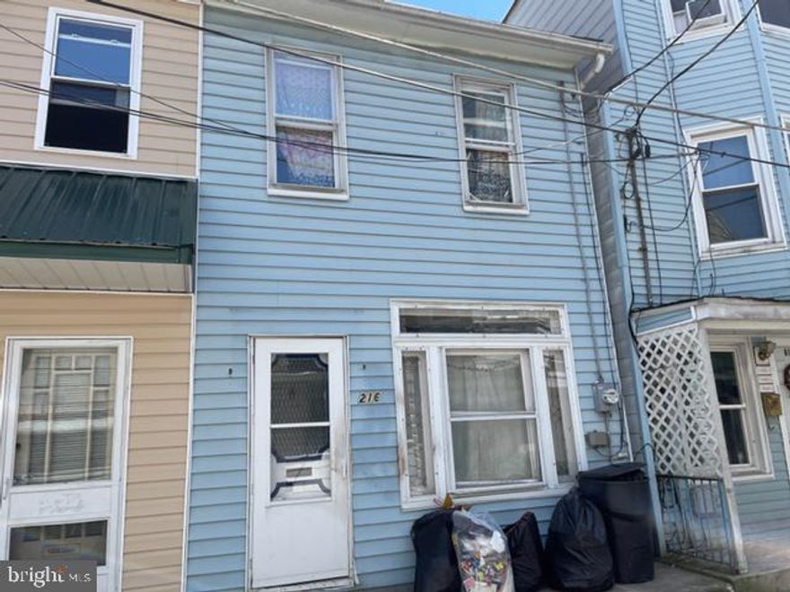 ***Attention Investors & Handyman***Being sold AS-IS.  This 3 bedroom row would make a great addition to any portfolio or a starter home for someone who can do the work. Only cosmetic work needed. Live in it while you fix it up! Potential 4th bedroom in heated, spacious attic.