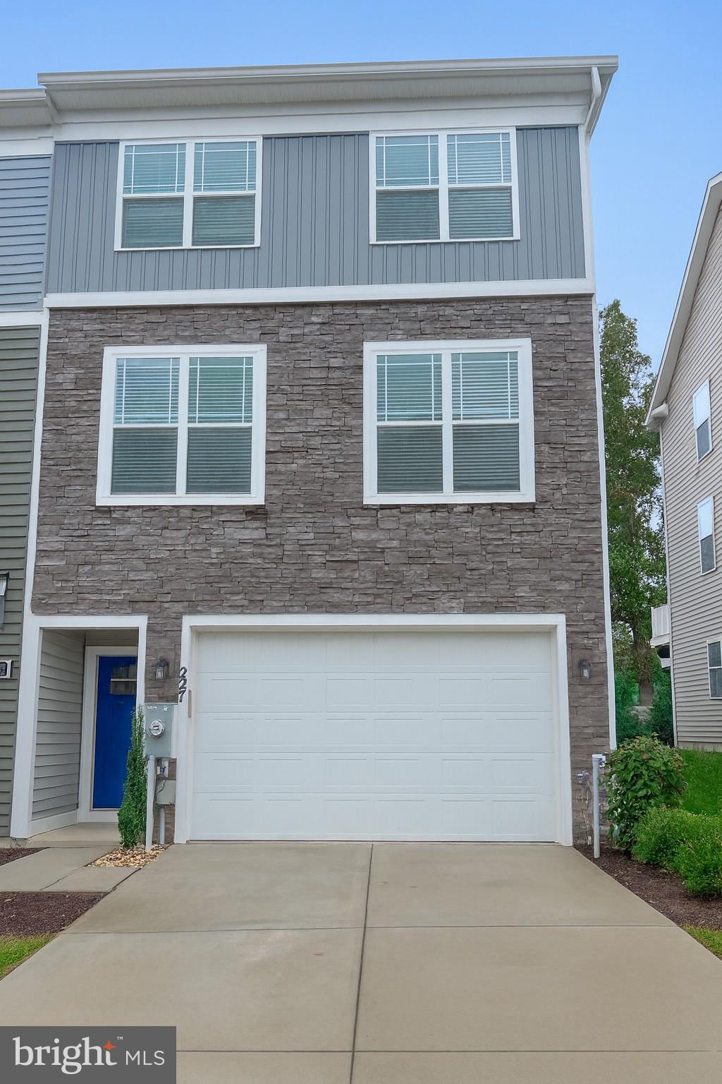 PARKE WEST - Residential