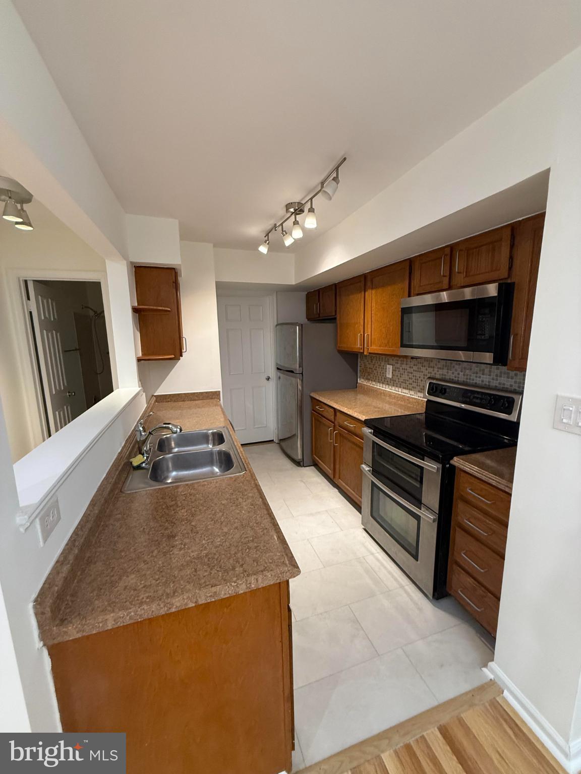 WATERS HOUSE - Residential Lease