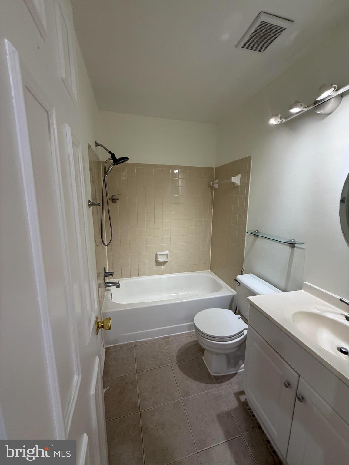 WATERS HOUSE - Residential Lease