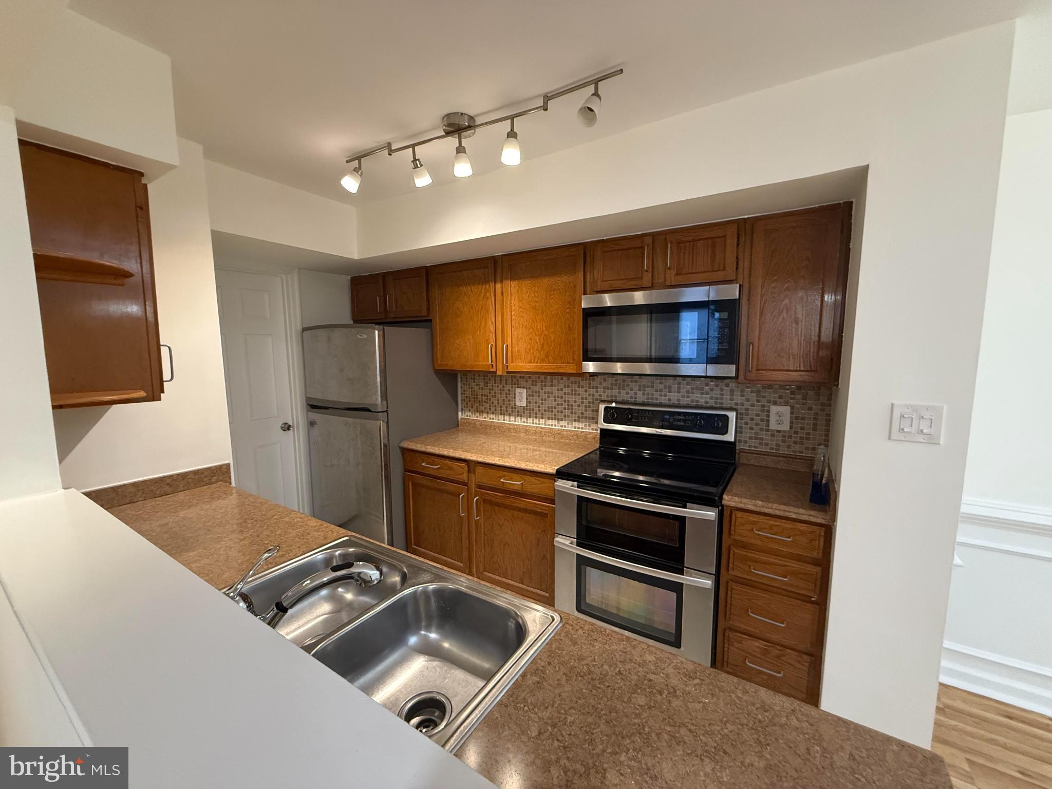 WATERS HOUSE - Residential Lease