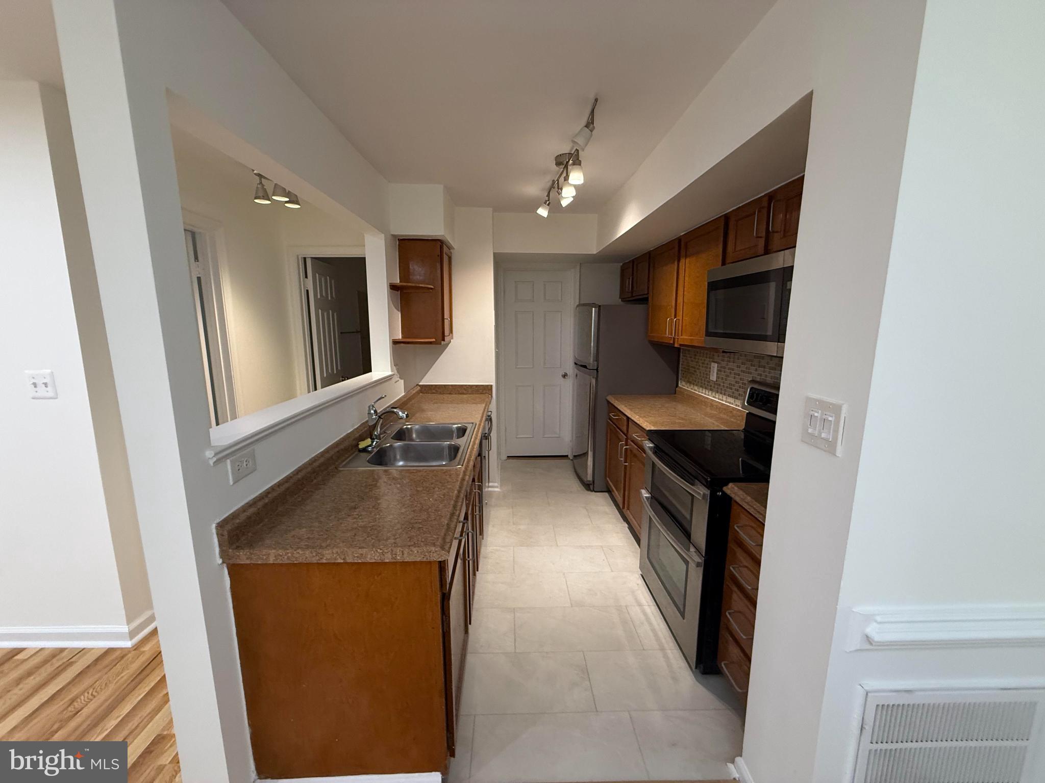 WATERS HOUSE - Residential Lease