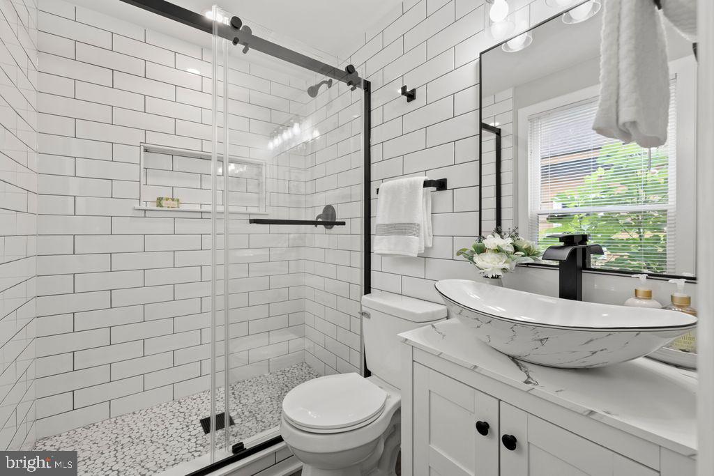 GLEBE HARBOR - Residential