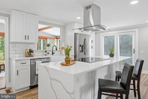 61 MERGANSER COURT MONTROSS VA 22520