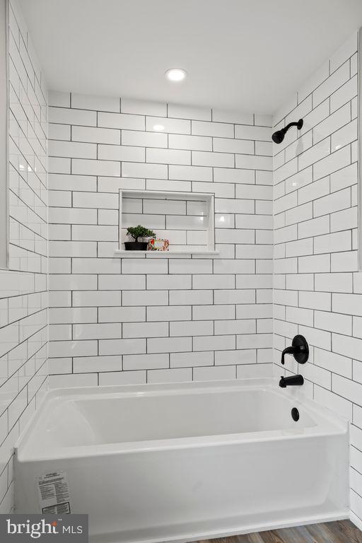 GLEBE HARBOR - Residential