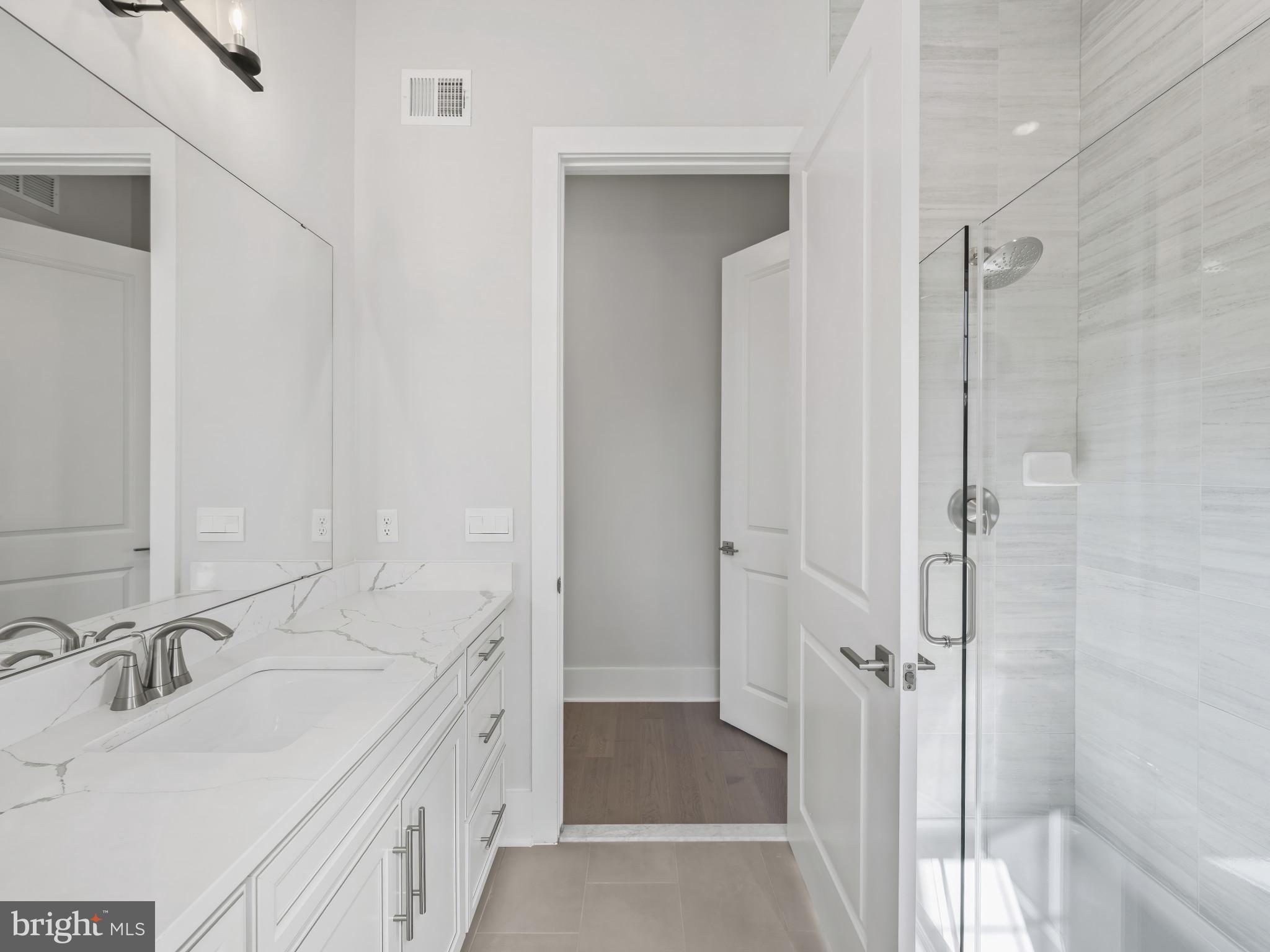 COLLINGWOOD CHASE - Residential