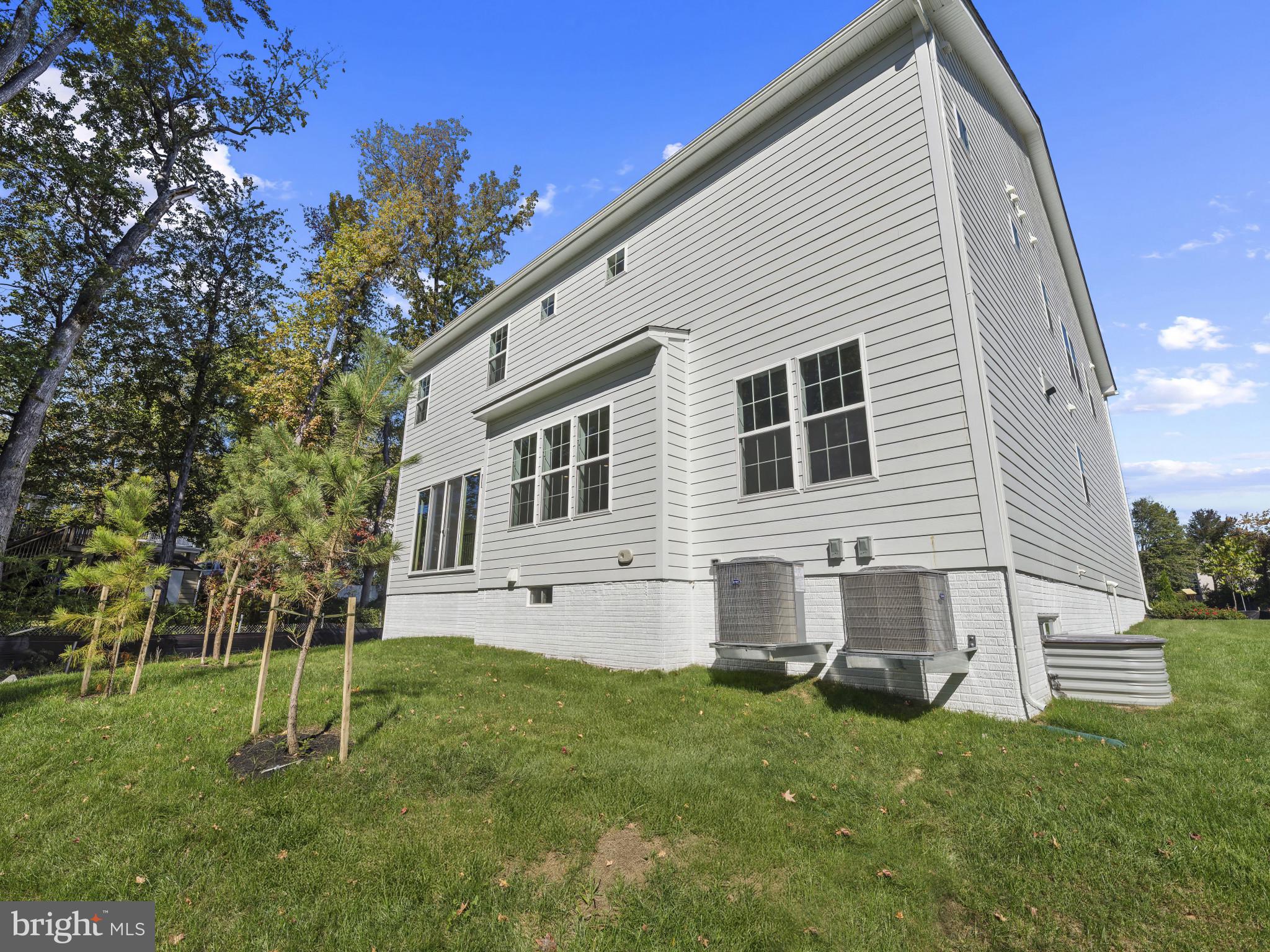 COLLINGWOOD CHASE - Residential