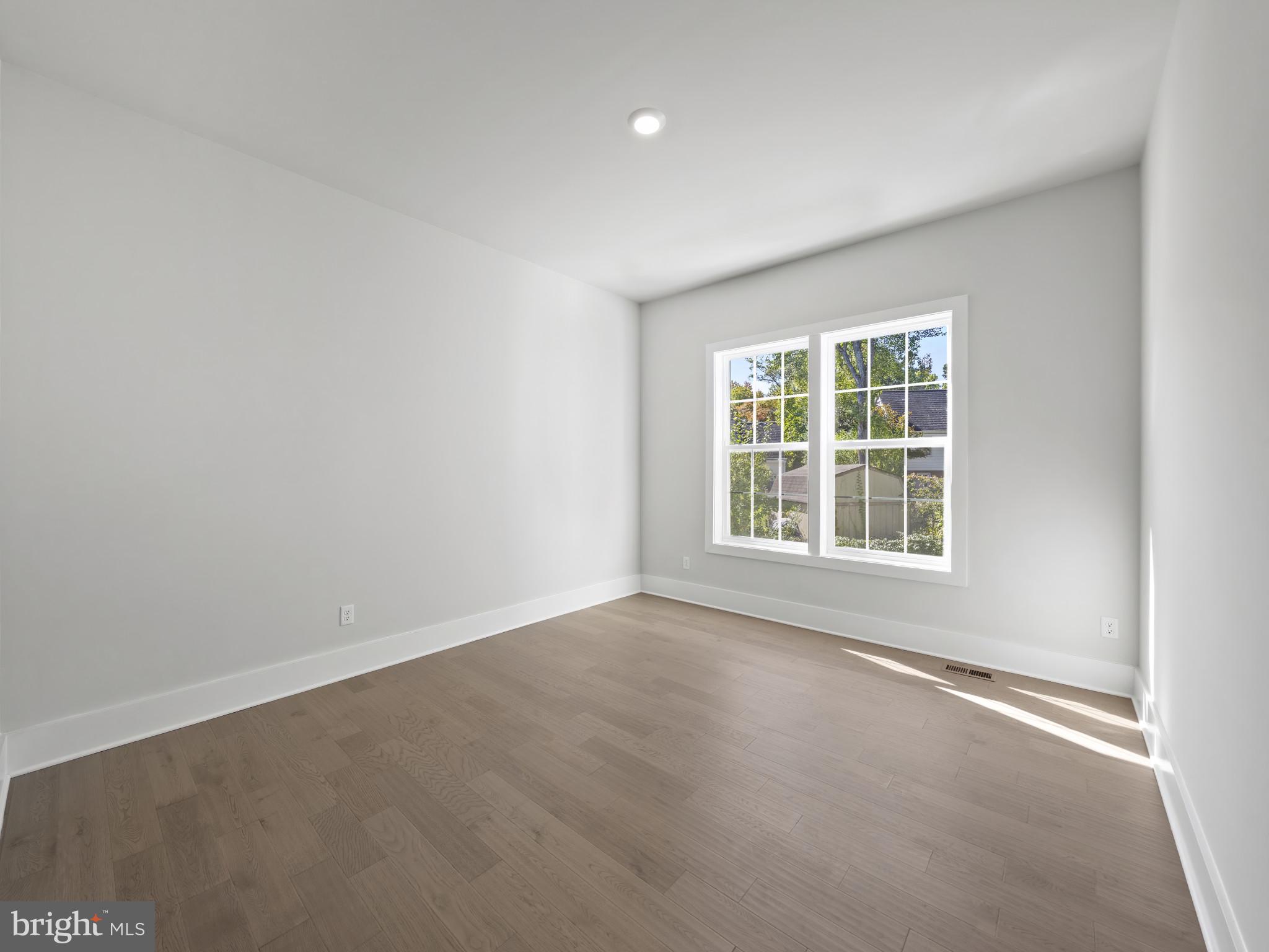 COLLINGWOOD CHASE - Residential