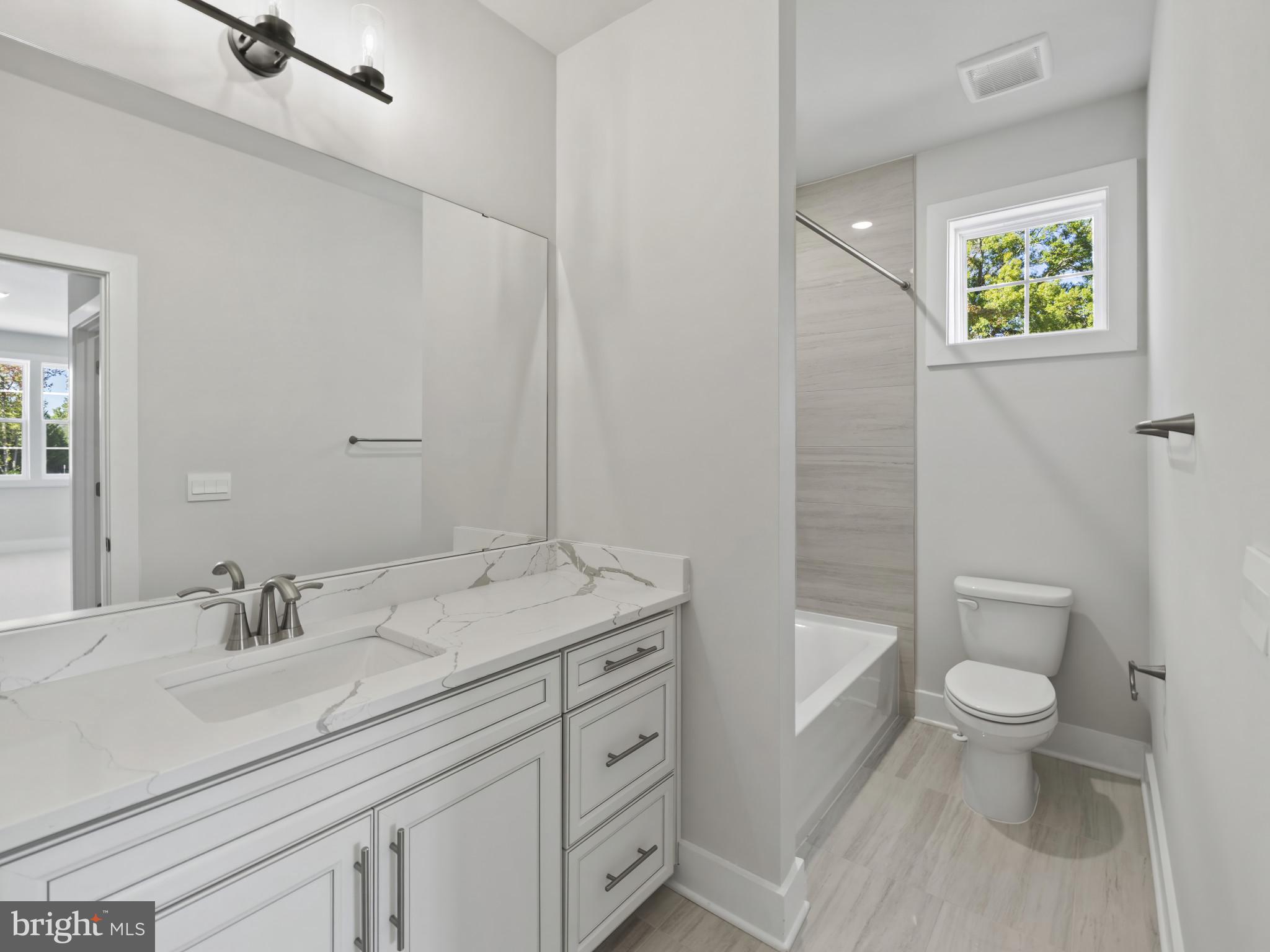 COLLINGWOOD CHASE - Residential