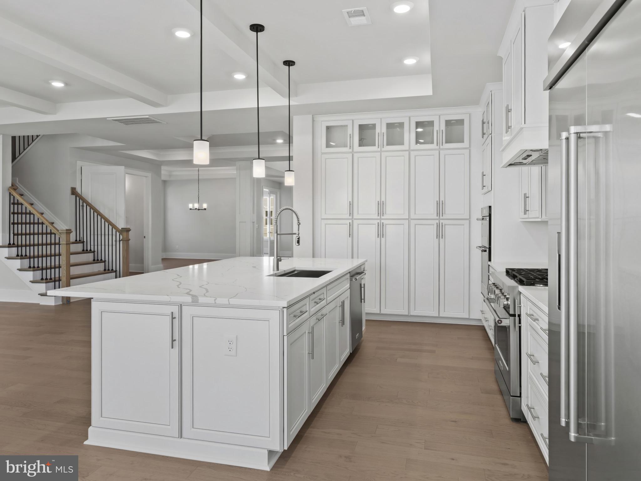 COLLINGWOOD CHASE - Residential