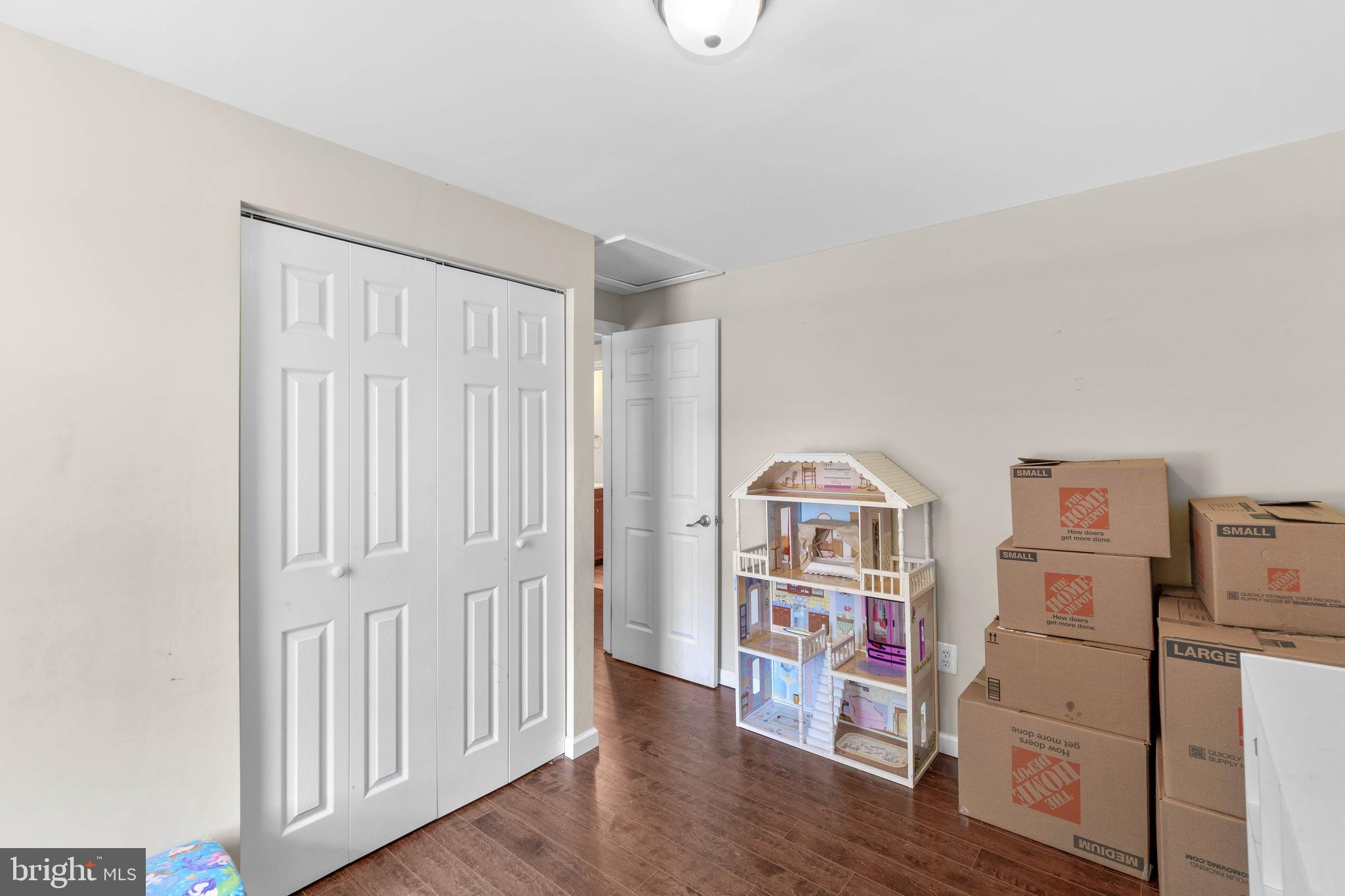 FREETOWN VILLAGE - Residential