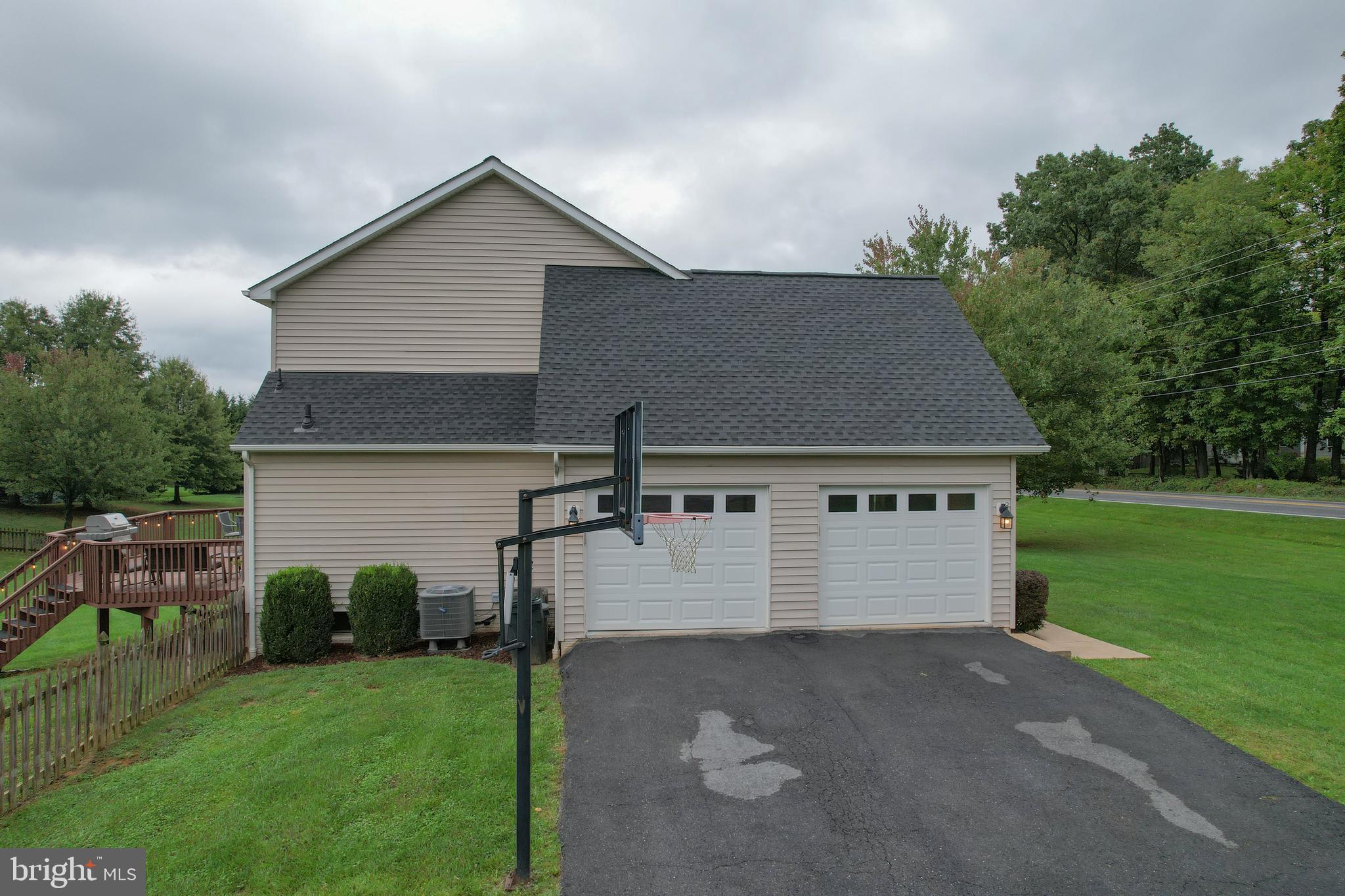 PEBBLE RIDGE - Residential