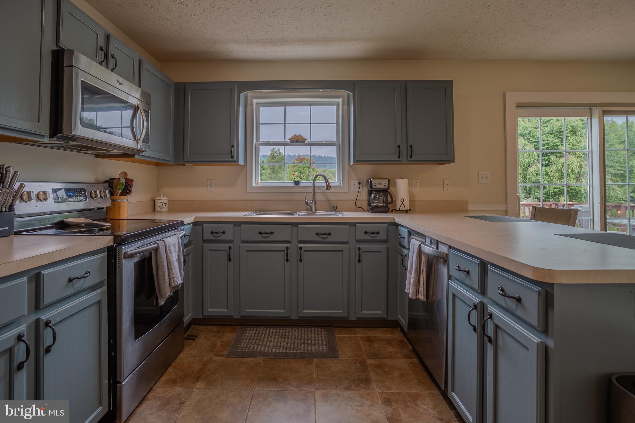 PEBBLE RIDGE - Residential