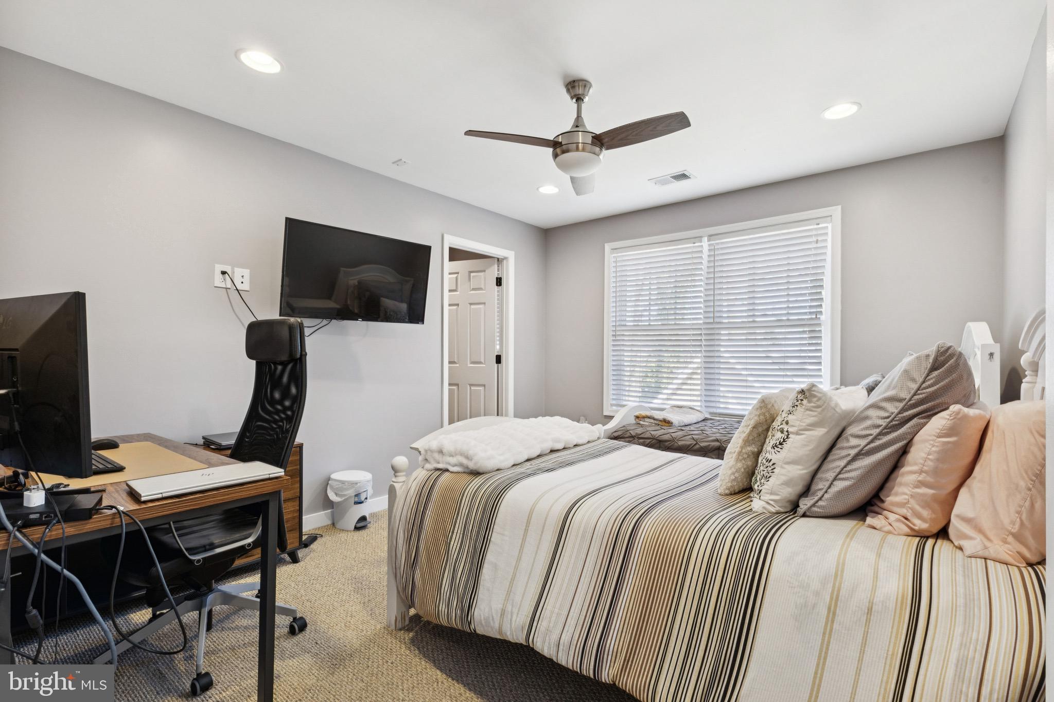 BROAD RUN FARMS - Residential