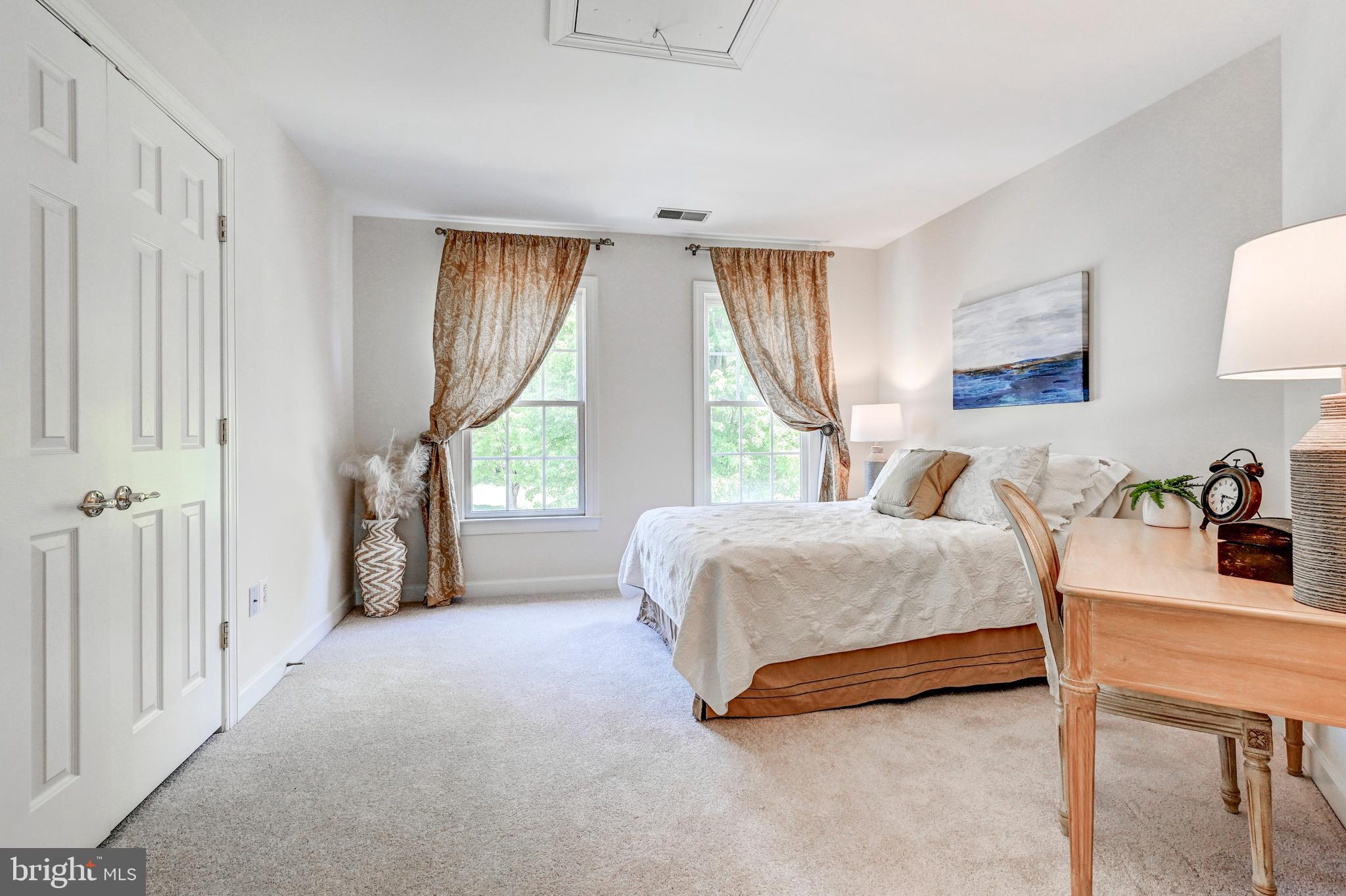 GROVEMONT - Residential