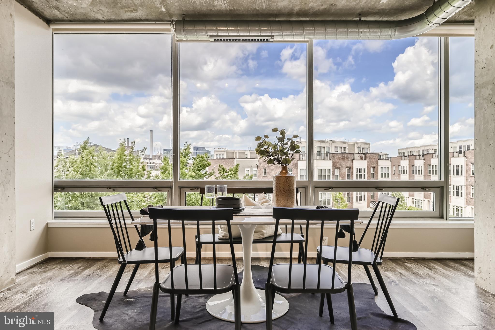 LOCUST POINT - Residential