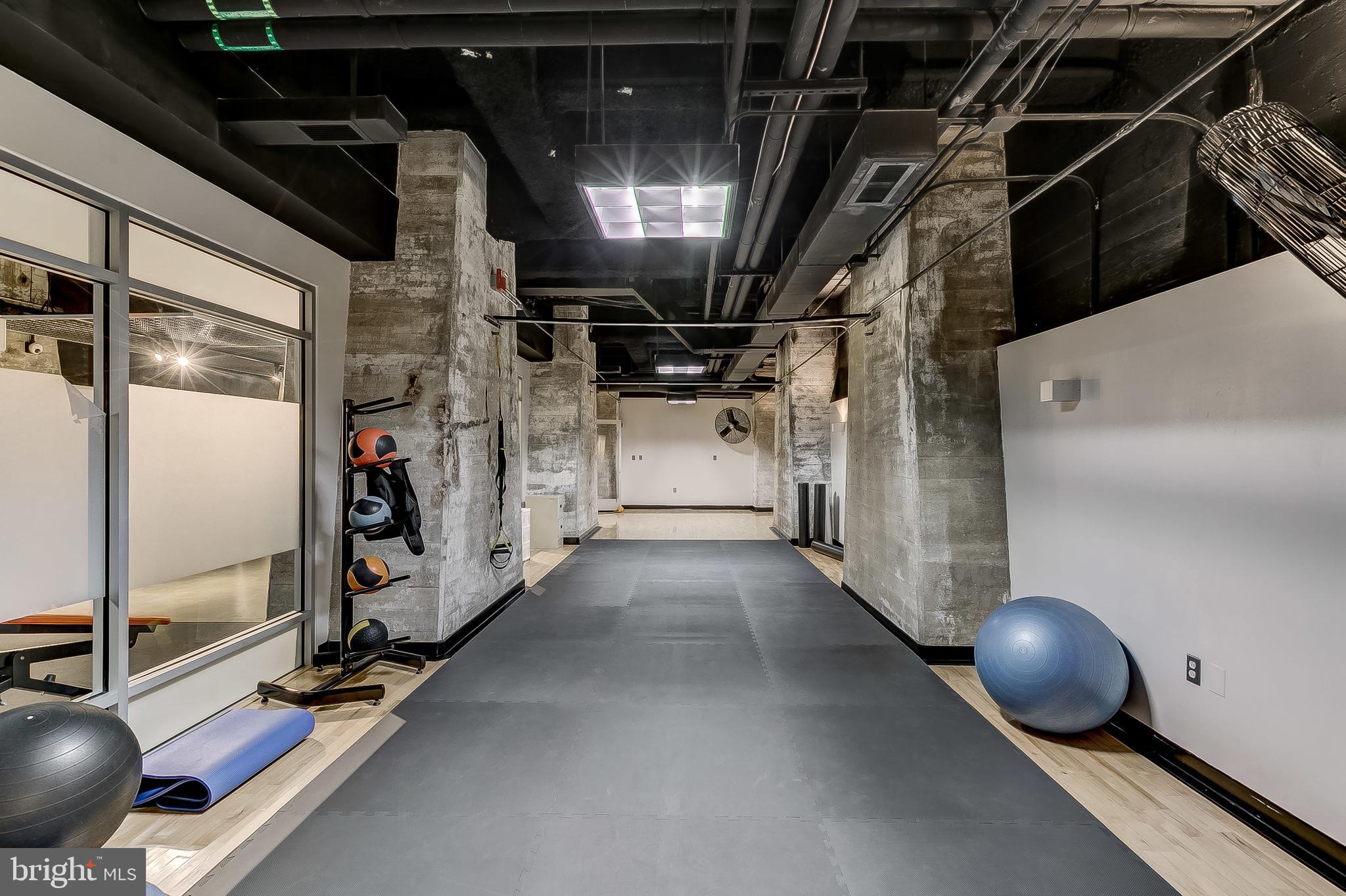 LOCUST POINT - Residential