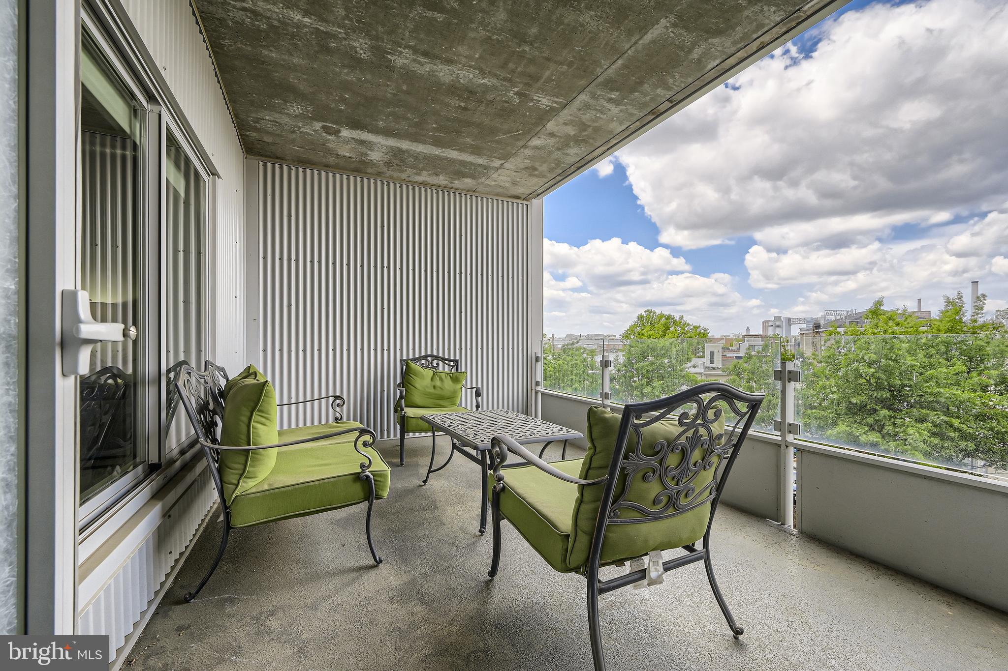 LOCUST POINT - Residential