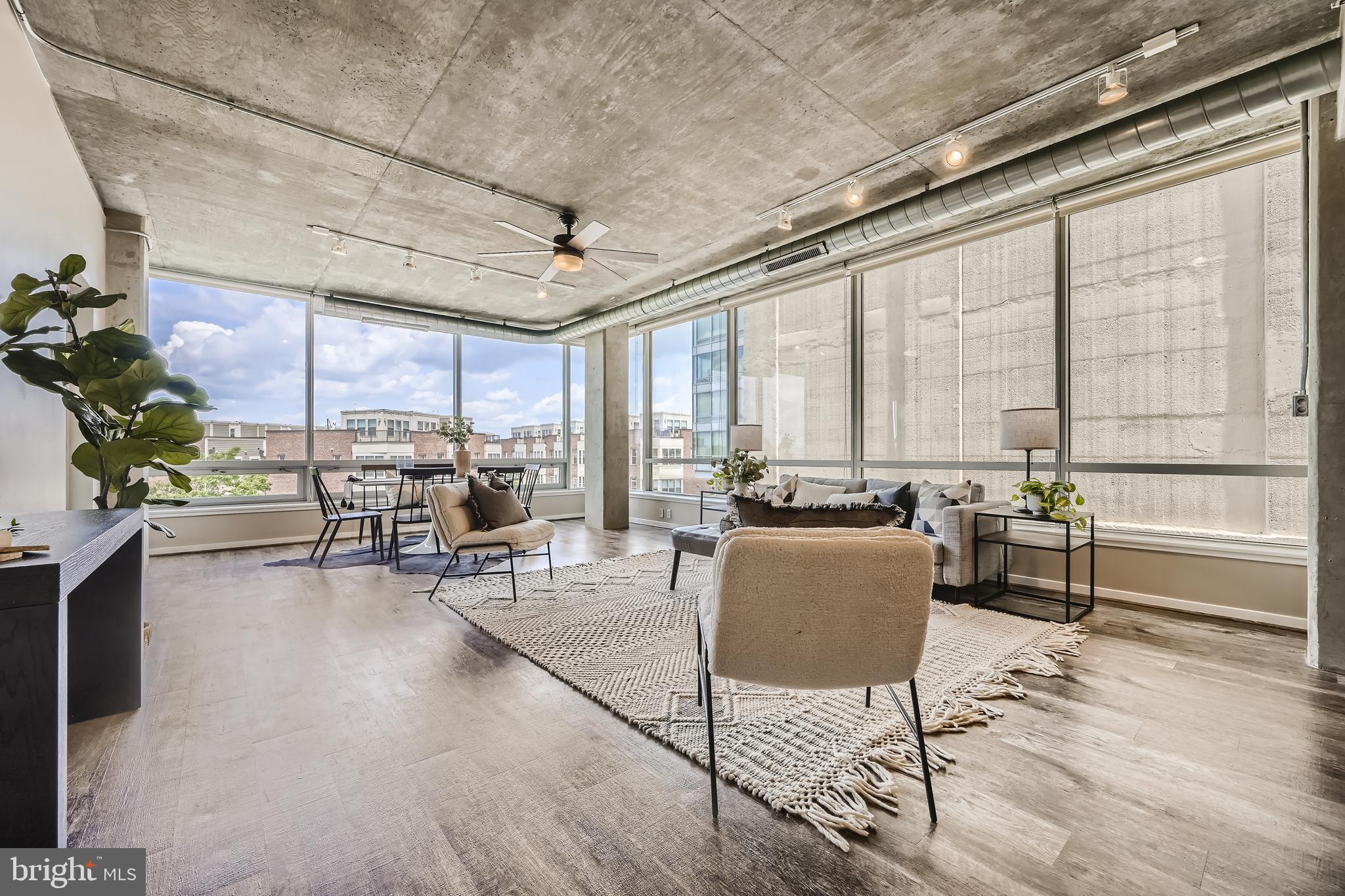 LOCUST POINT - Residential