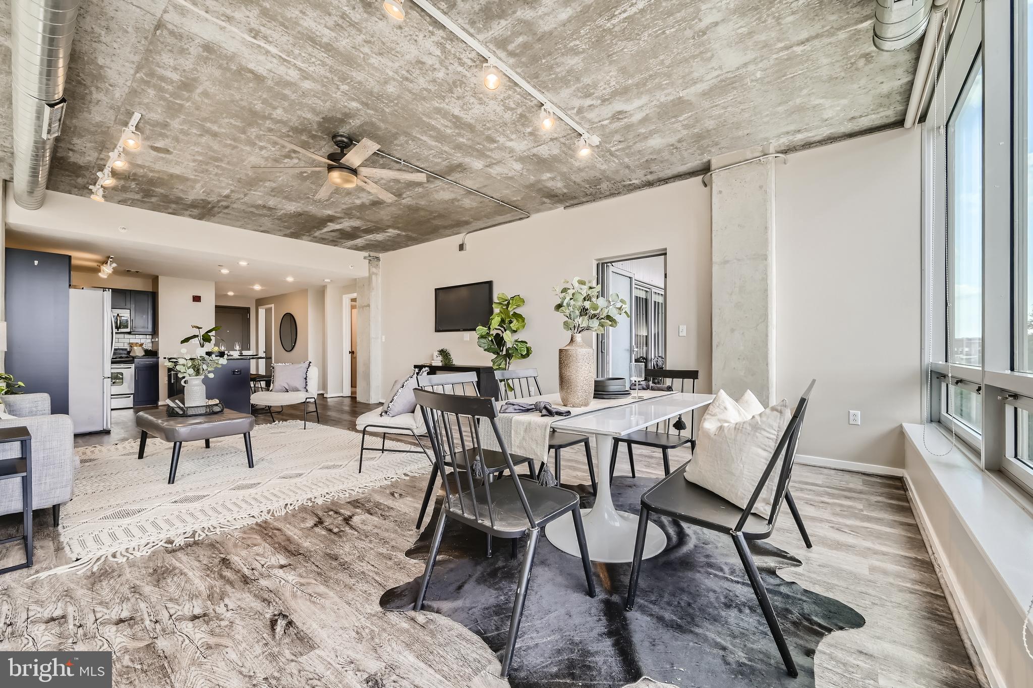 LOCUST POINT - Residential