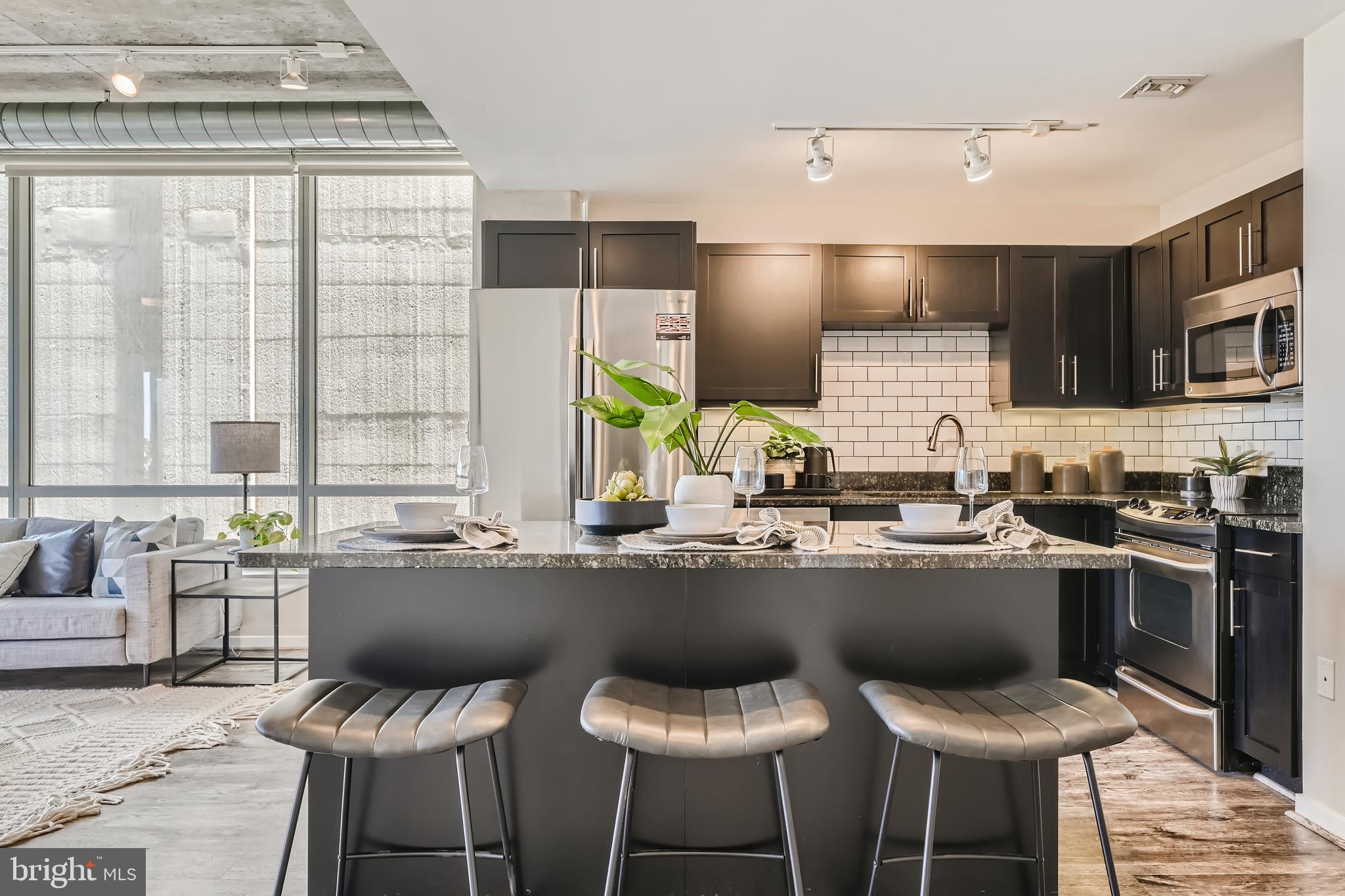 LOCUST POINT - Residential