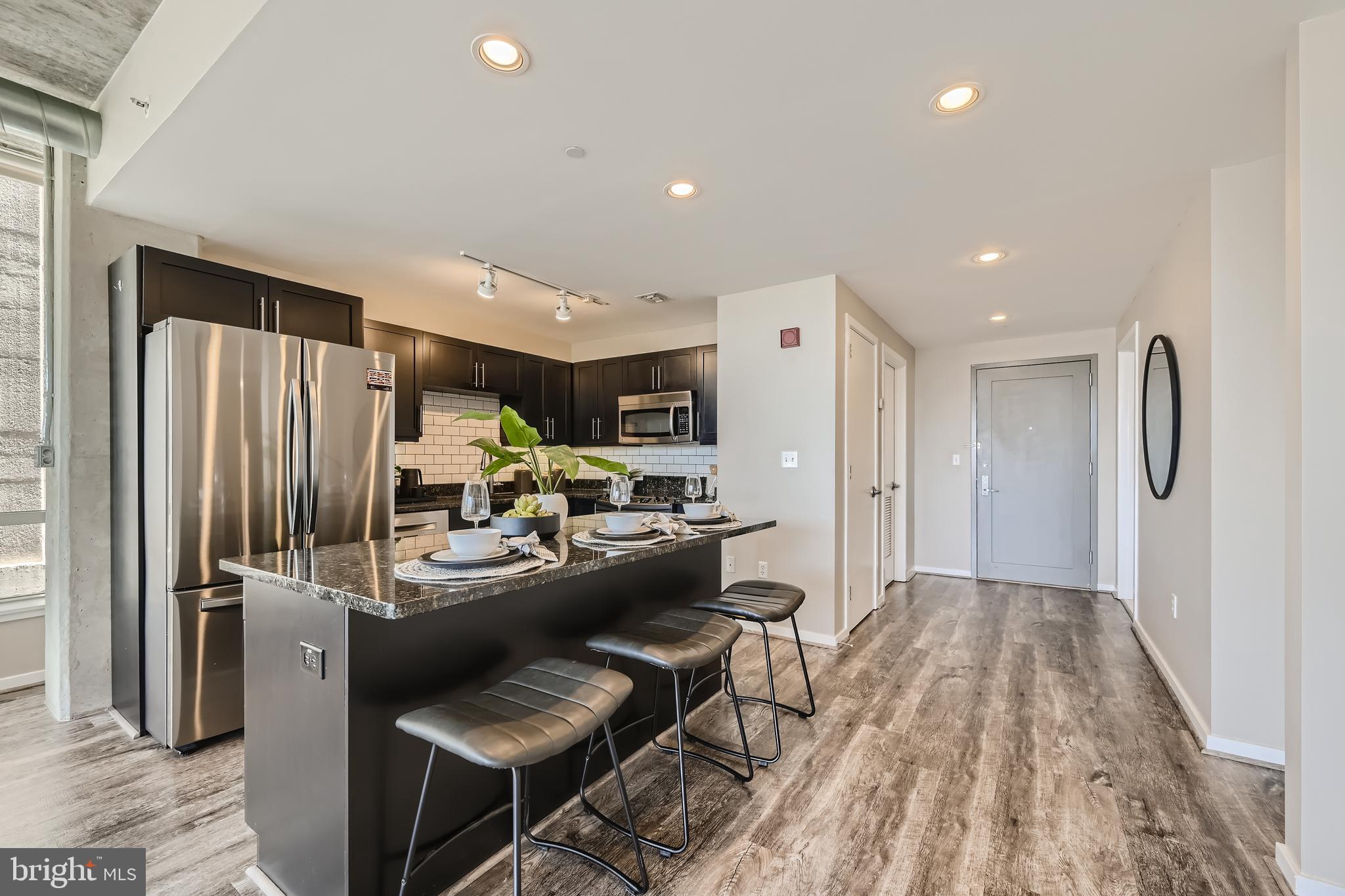 LOCUST POINT - Residential