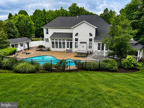 Photo of 6609 Etherington Court, MANASSAS, VA 20112 (MLS # VAPW2121168)