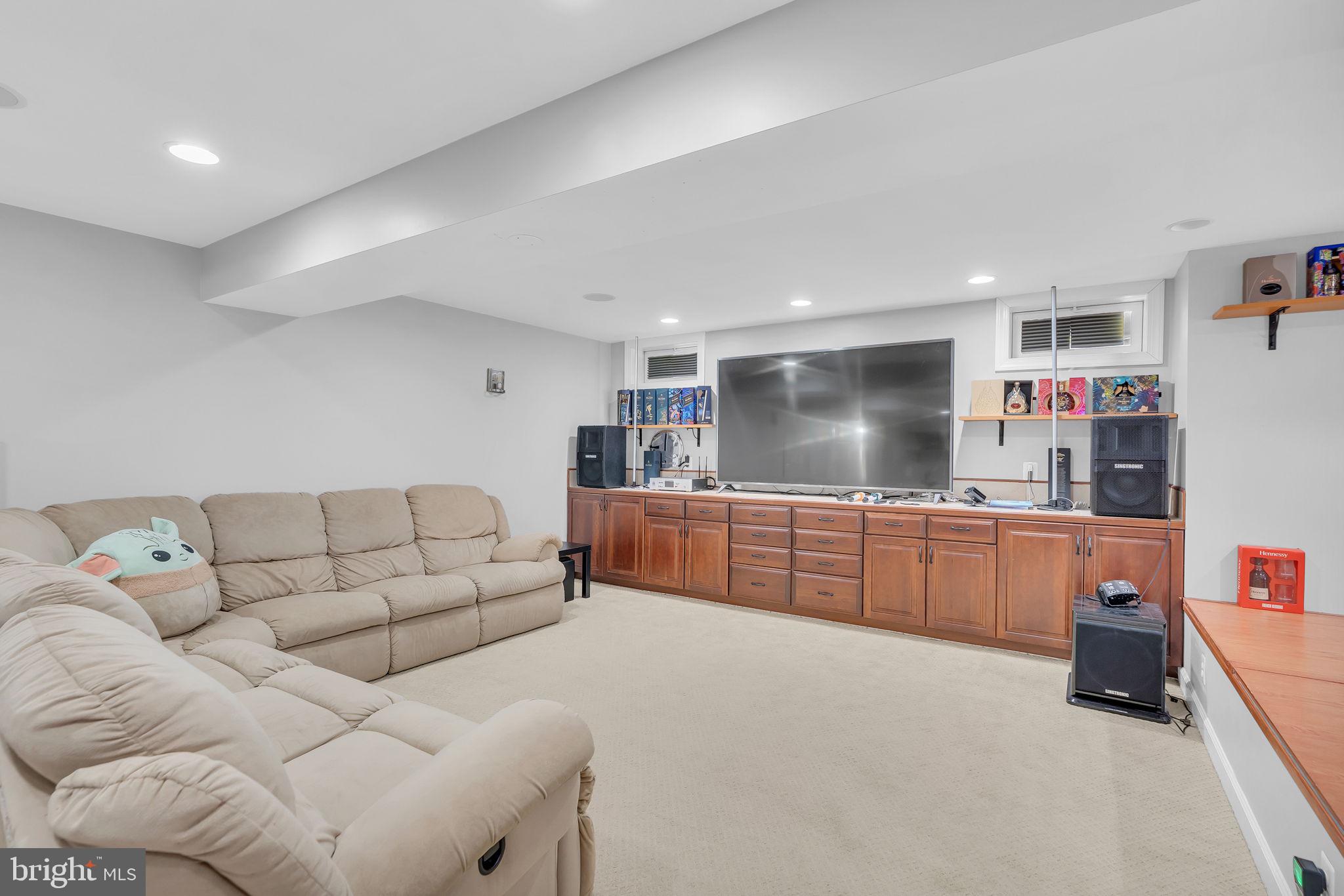 LAURENWOOD ESTATES - Residential