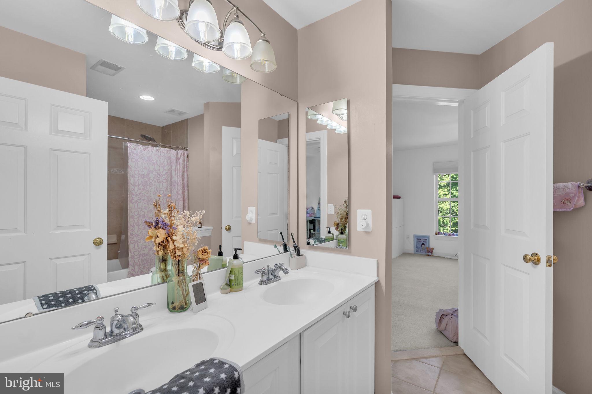 LAURENWOOD ESTATES - Residential