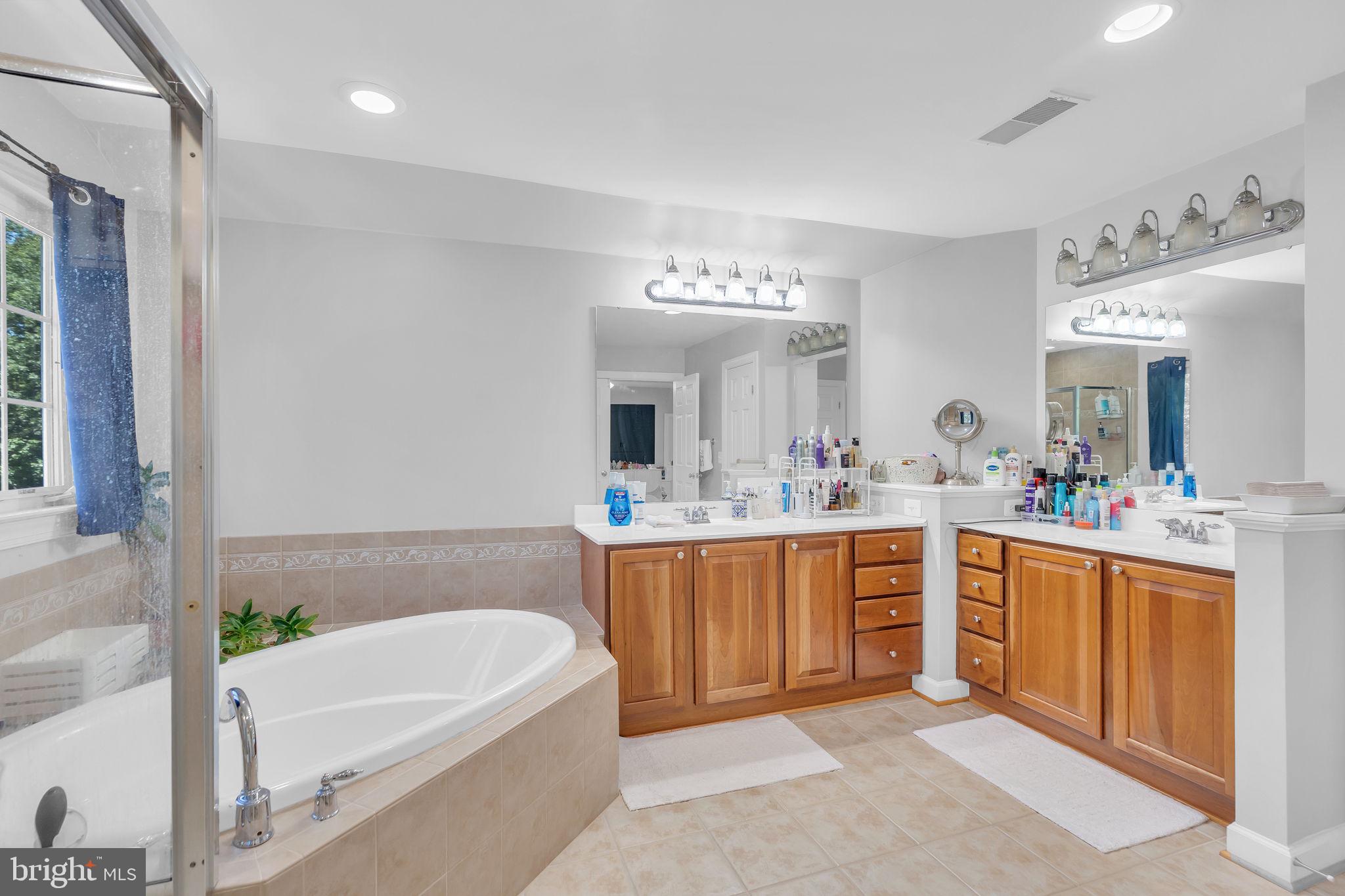 LAURENWOOD ESTATES - Residential