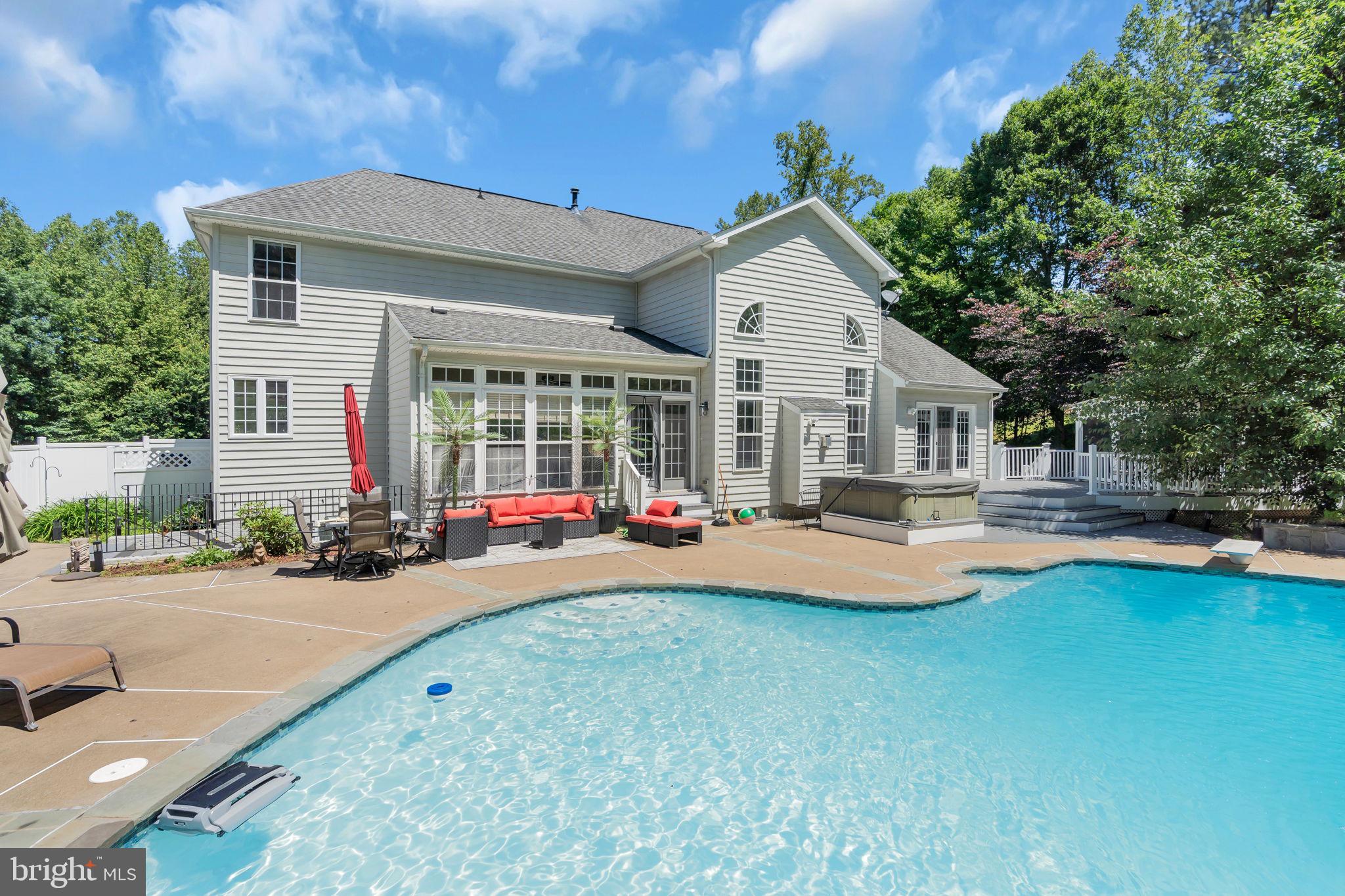 LAURENWOOD ESTATES - Residential
