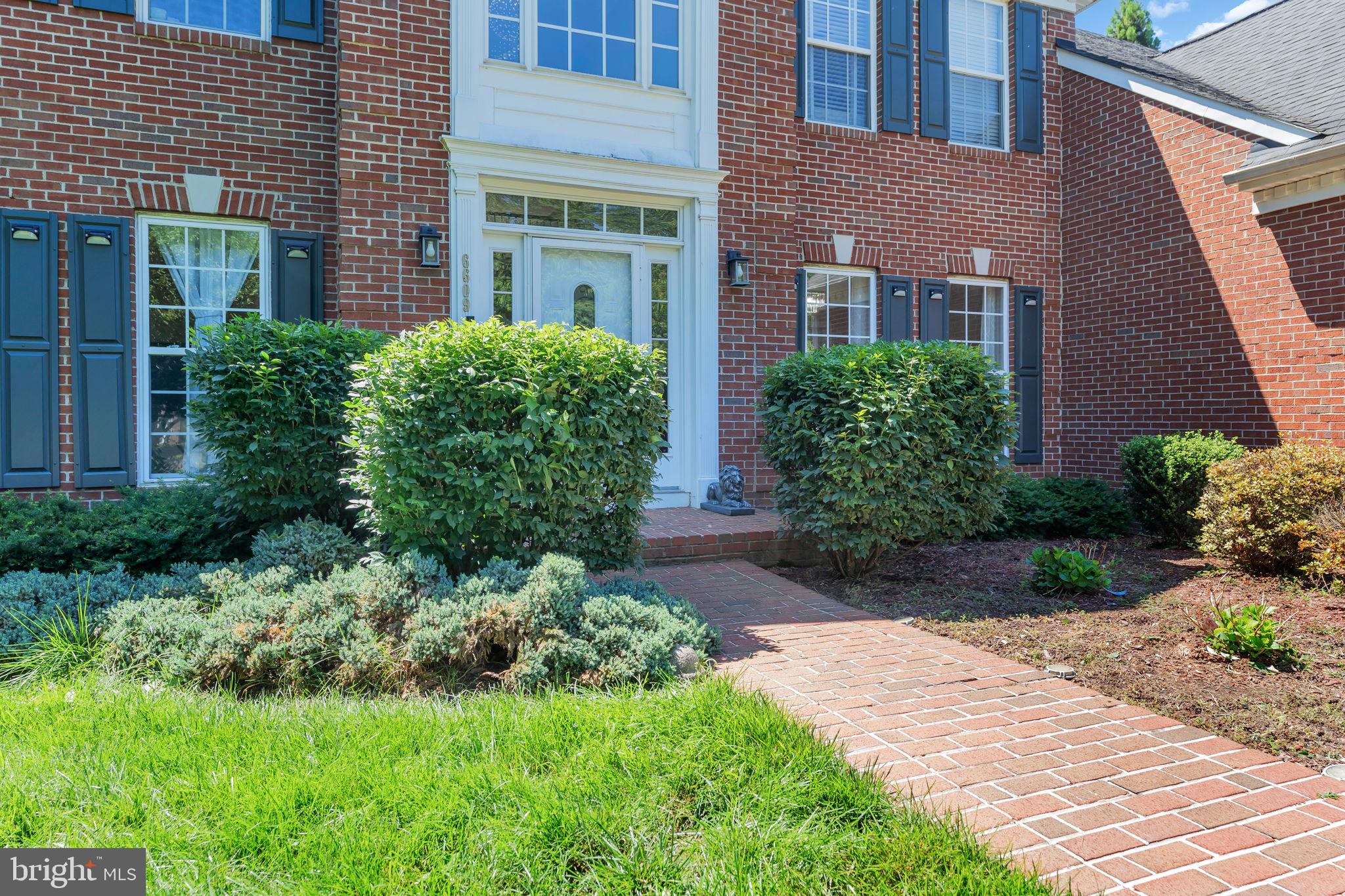 LAURENWOOD ESTATES - Residential
