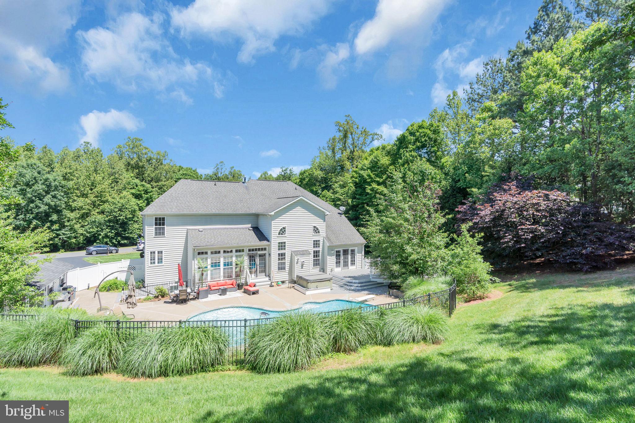 LAURENWOOD ESTATES - Residential