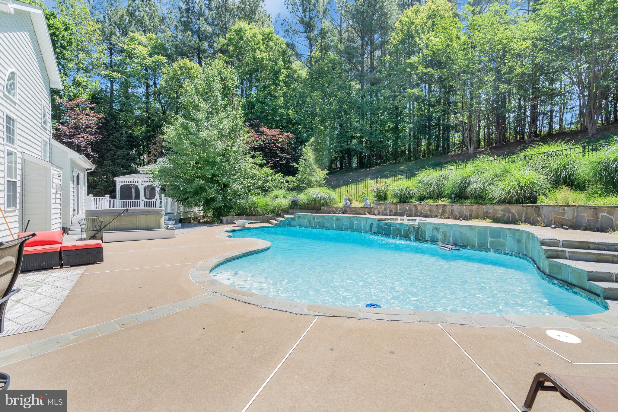 LAURENWOOD ESTATES - Residential