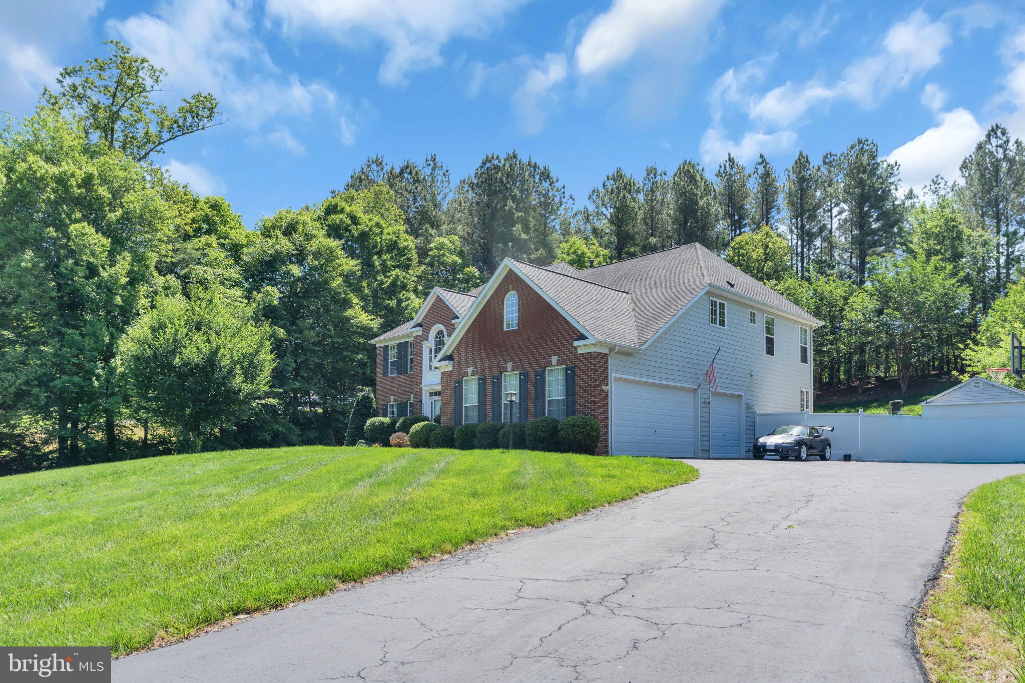 LAURENWOOD ESTATES - Residential