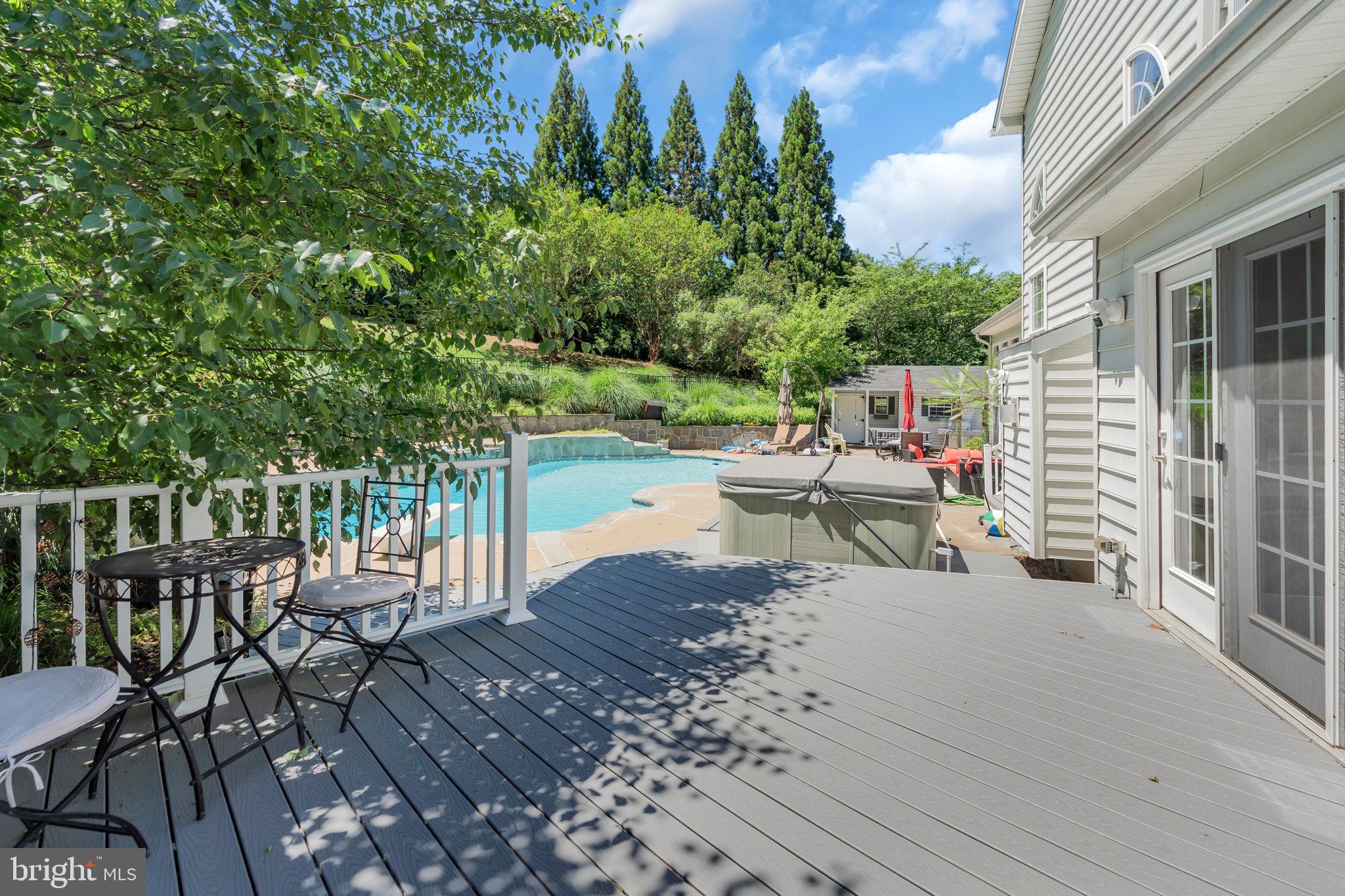 LAURENWOOD ESTATES - Residential