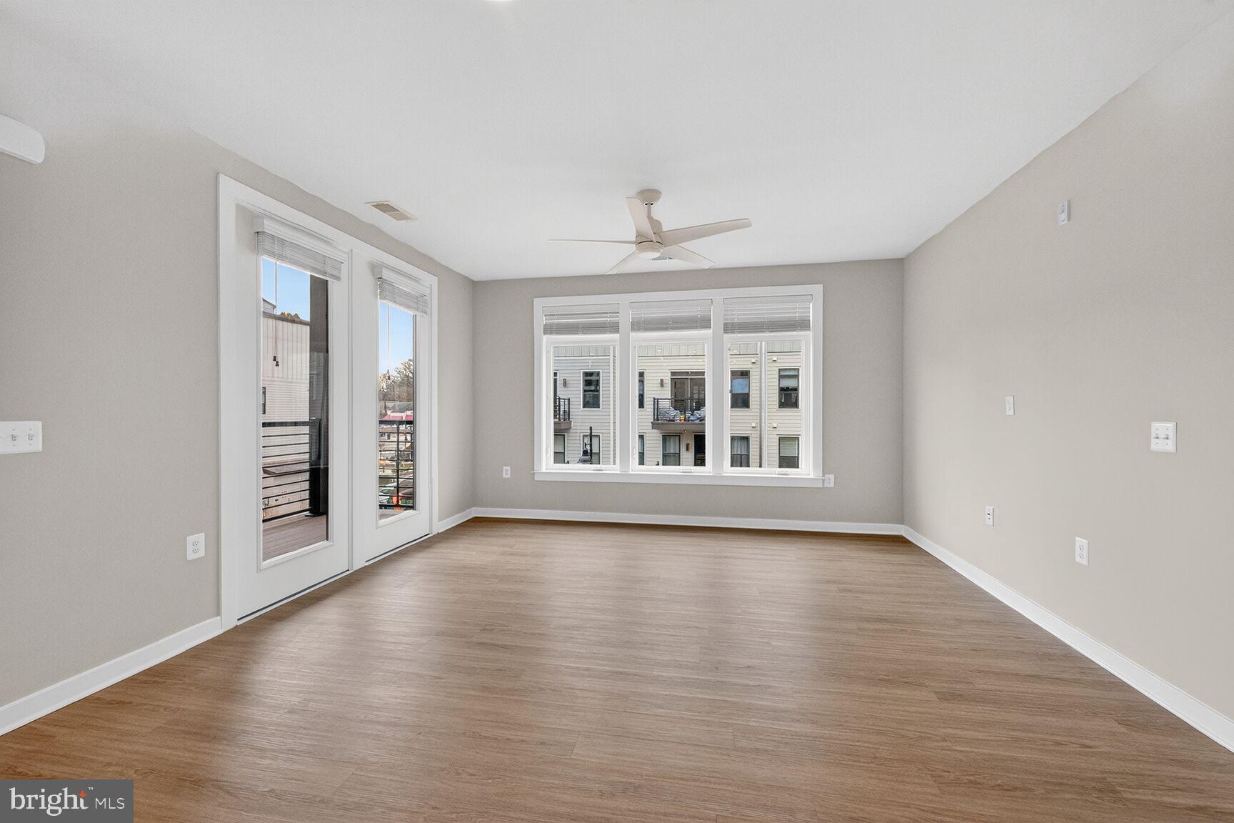 TALL OAKS - Residential