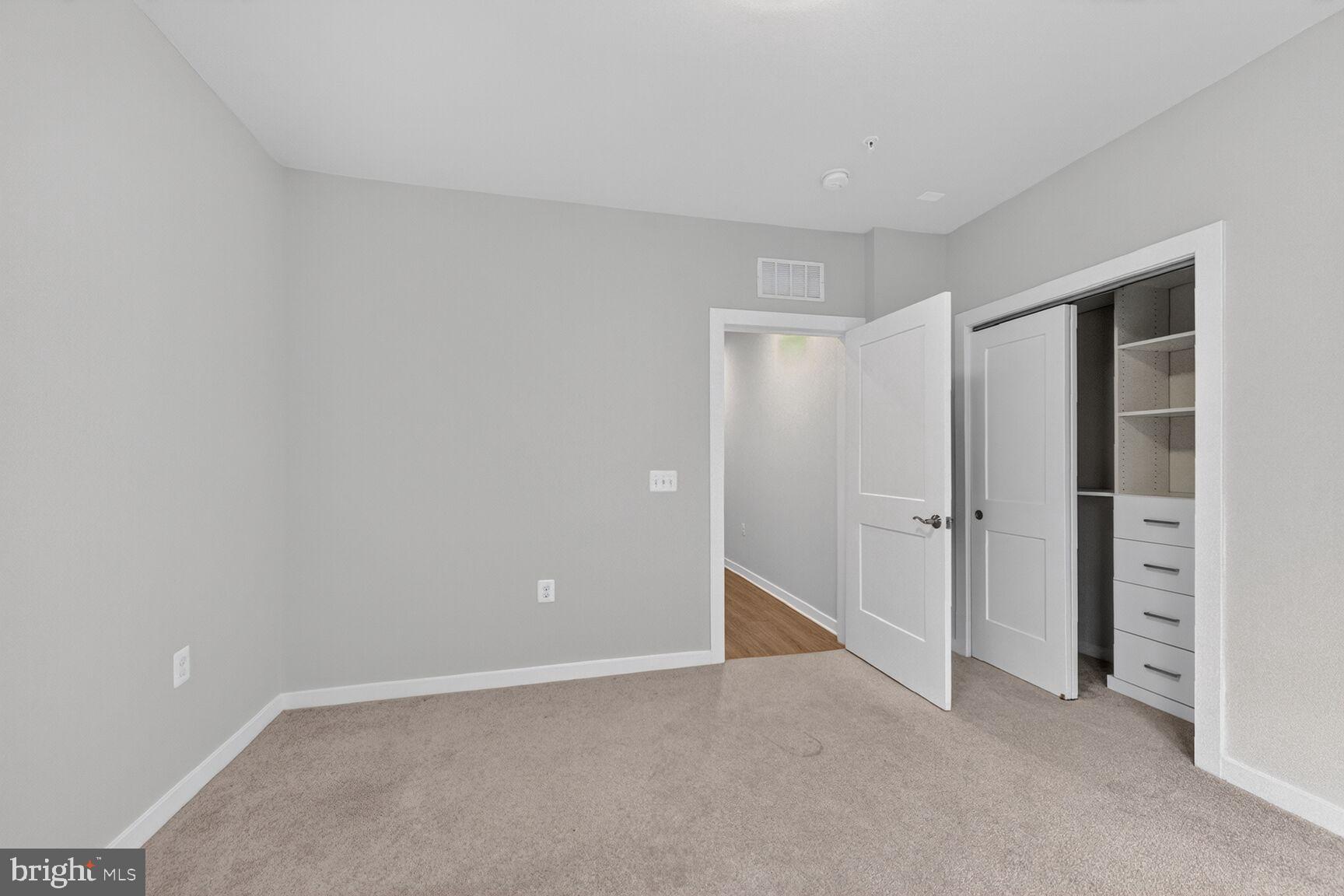 TALL OAKS - Residential