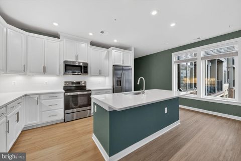 Tiny photo for 1669 Bandit Loop #301A, RESTON, VA 20190 (MLS # VAFX2293206)