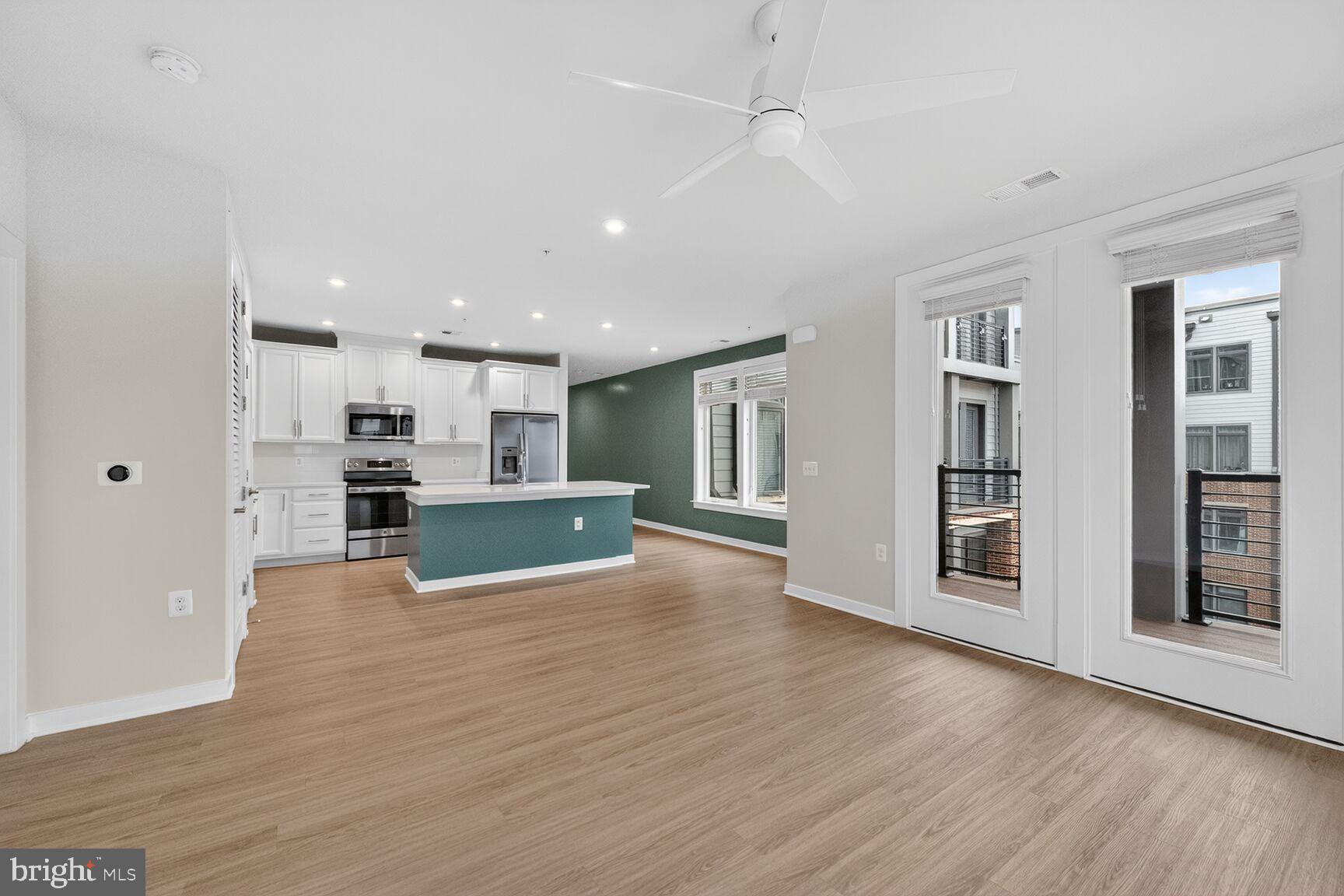 TALL OAKS - Residential