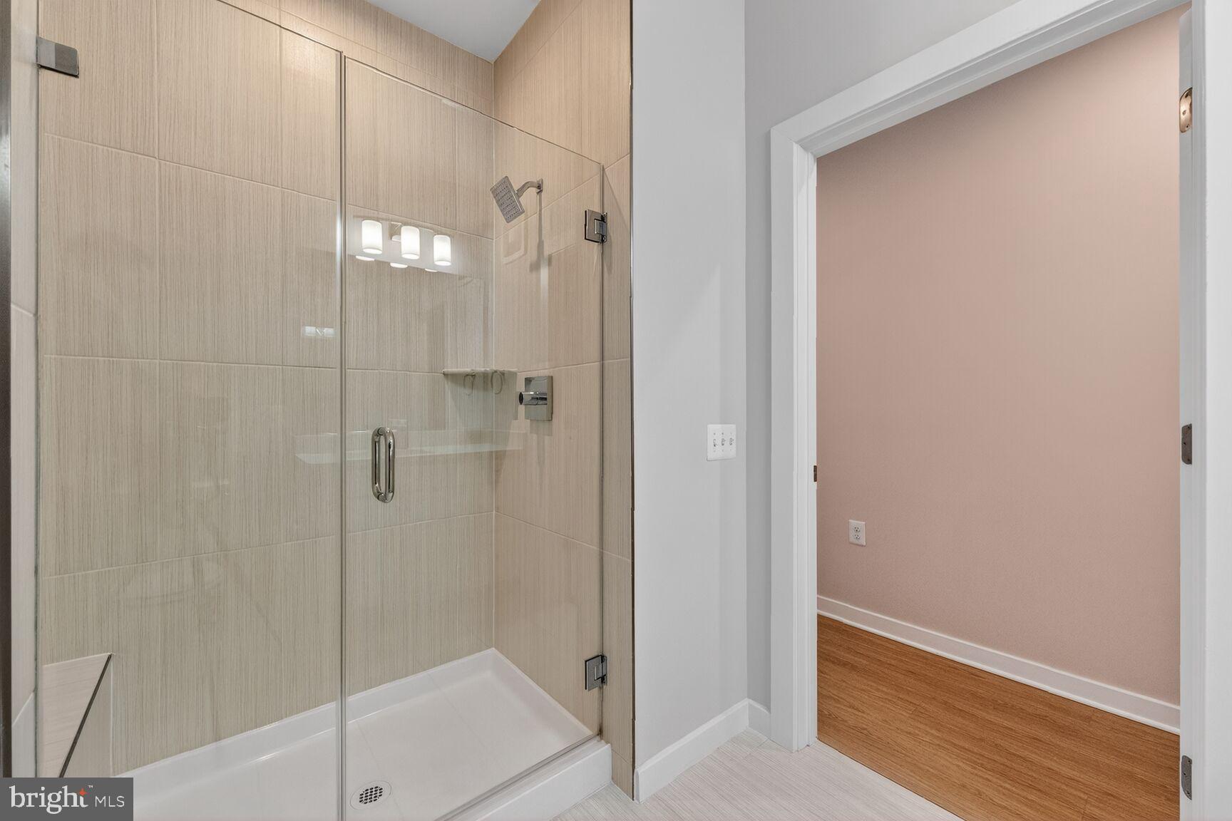 TALL OAKS - Residential