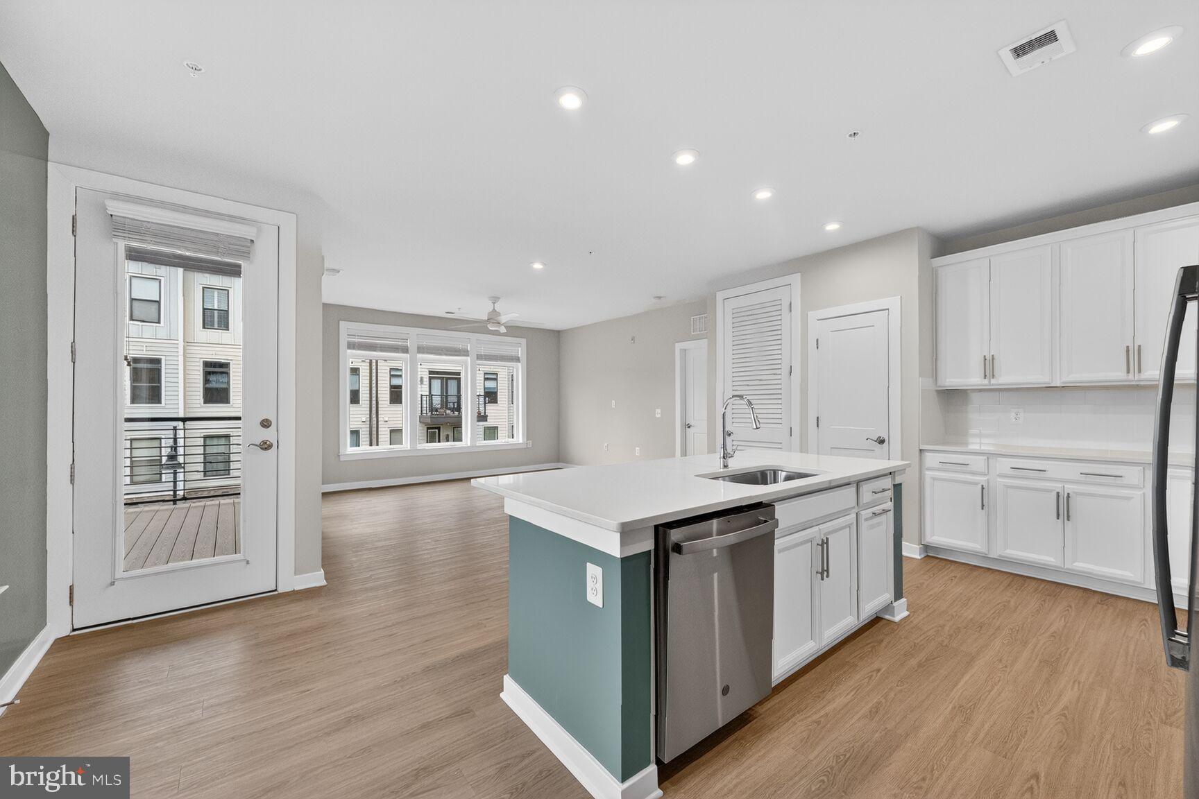 TALL OAKS - Residential