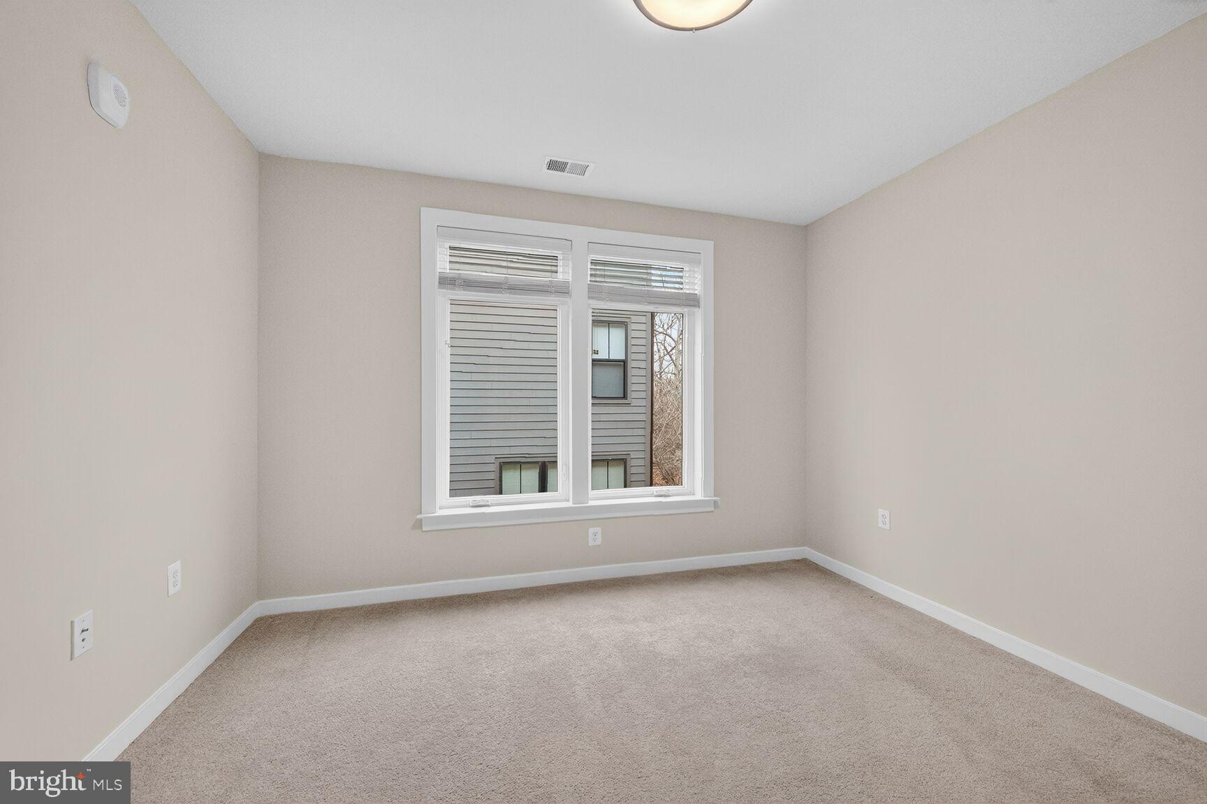 TALL OAKS - Residential